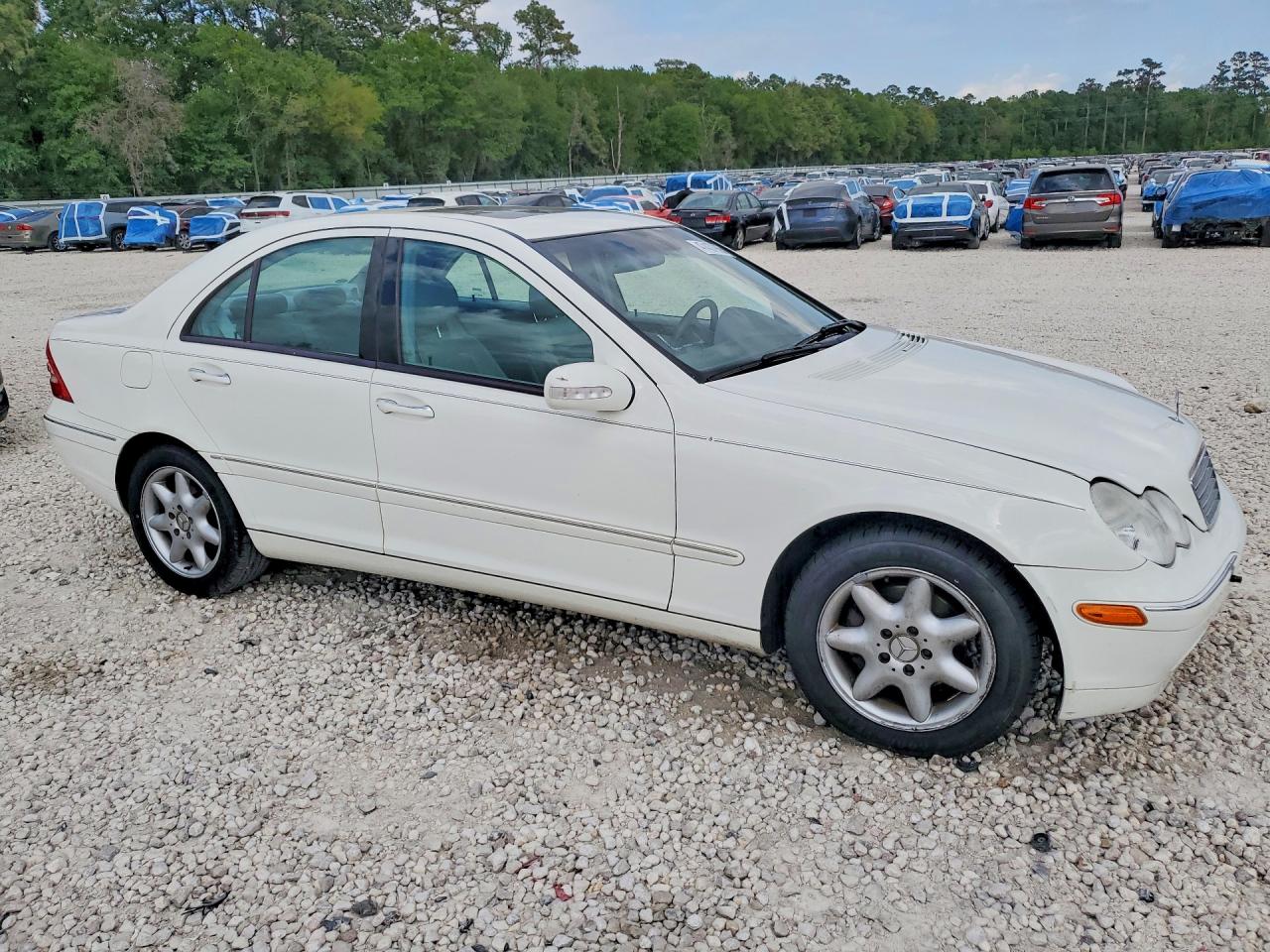 2004 Mercedes-benz C 240 White vin: WDBRF61J14A547244