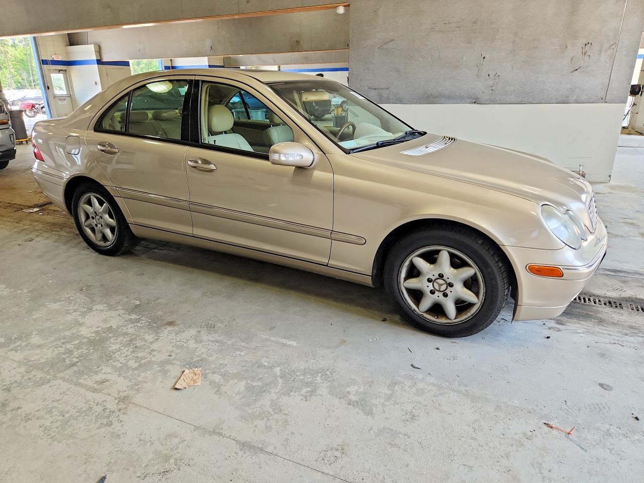 2004 Mercedes-benz C 240 Gold vin: WDBRF61J14A585508
