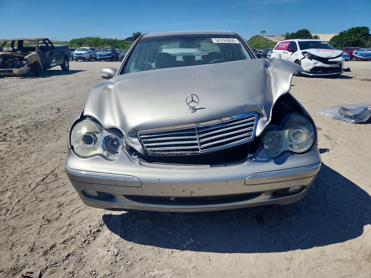 2004 Mercedes-benz C 240 Beige vin: WDBRF61J14E016103