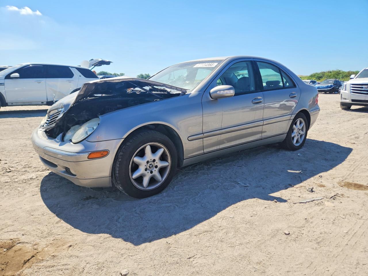 2004 Mercedes-benz C 240 Beige vin: WDBRF61J14E016103