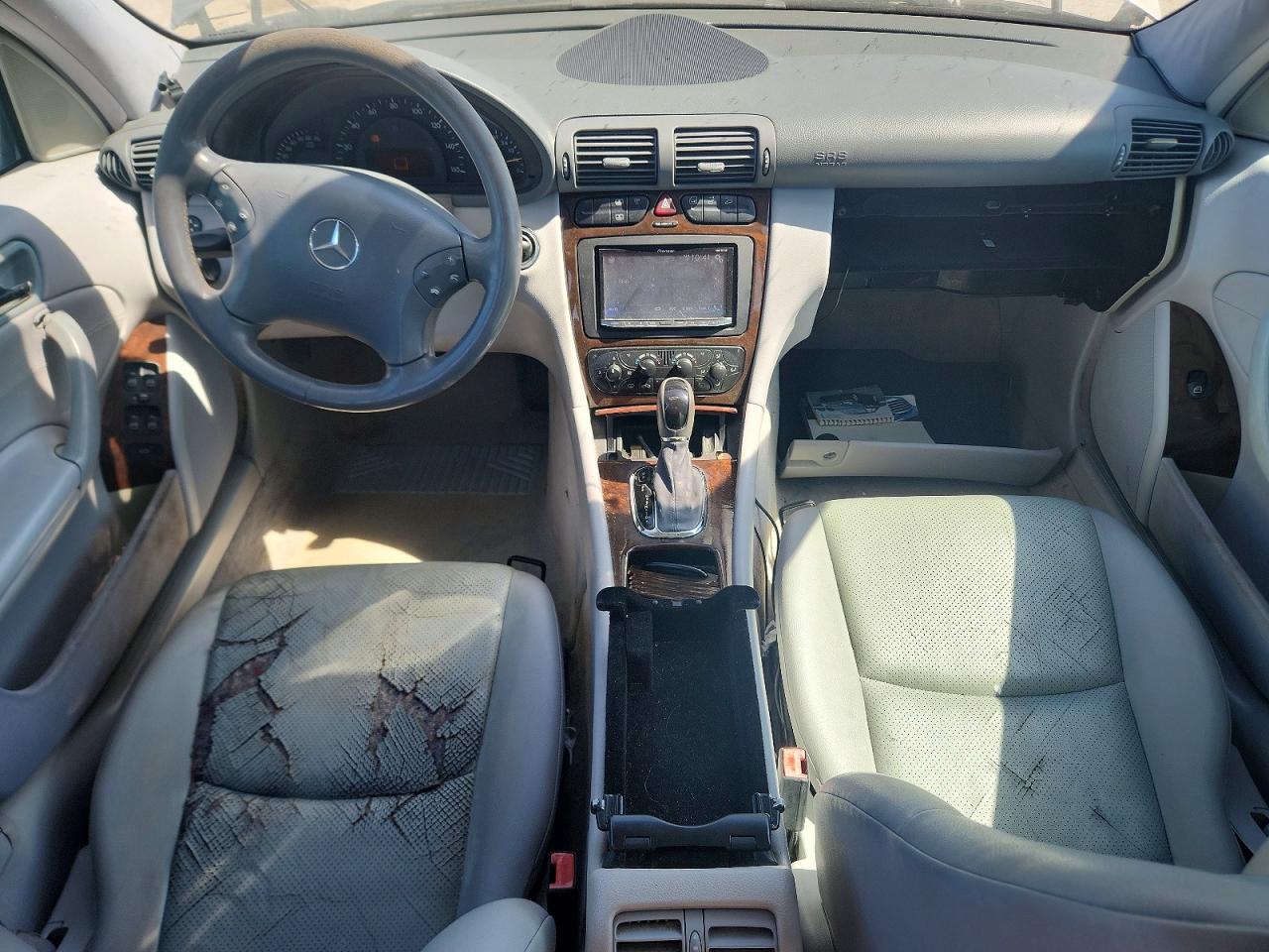 2004 Mercedes-benz C 240 Beige vin: WDBRF61J14E016103