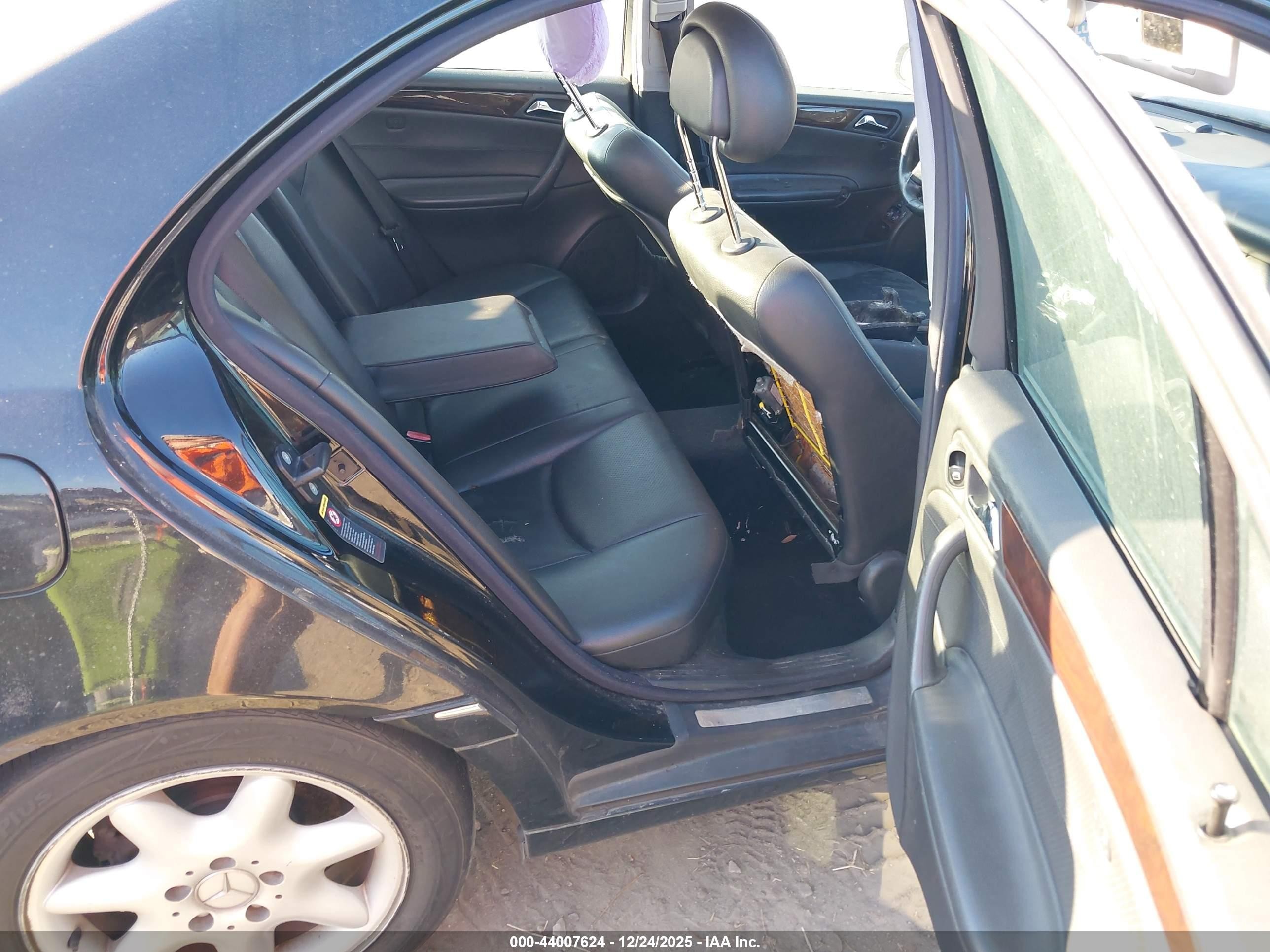 2004 Mercedes-benz C 240   Черный vin: WDBRF61J14E018384