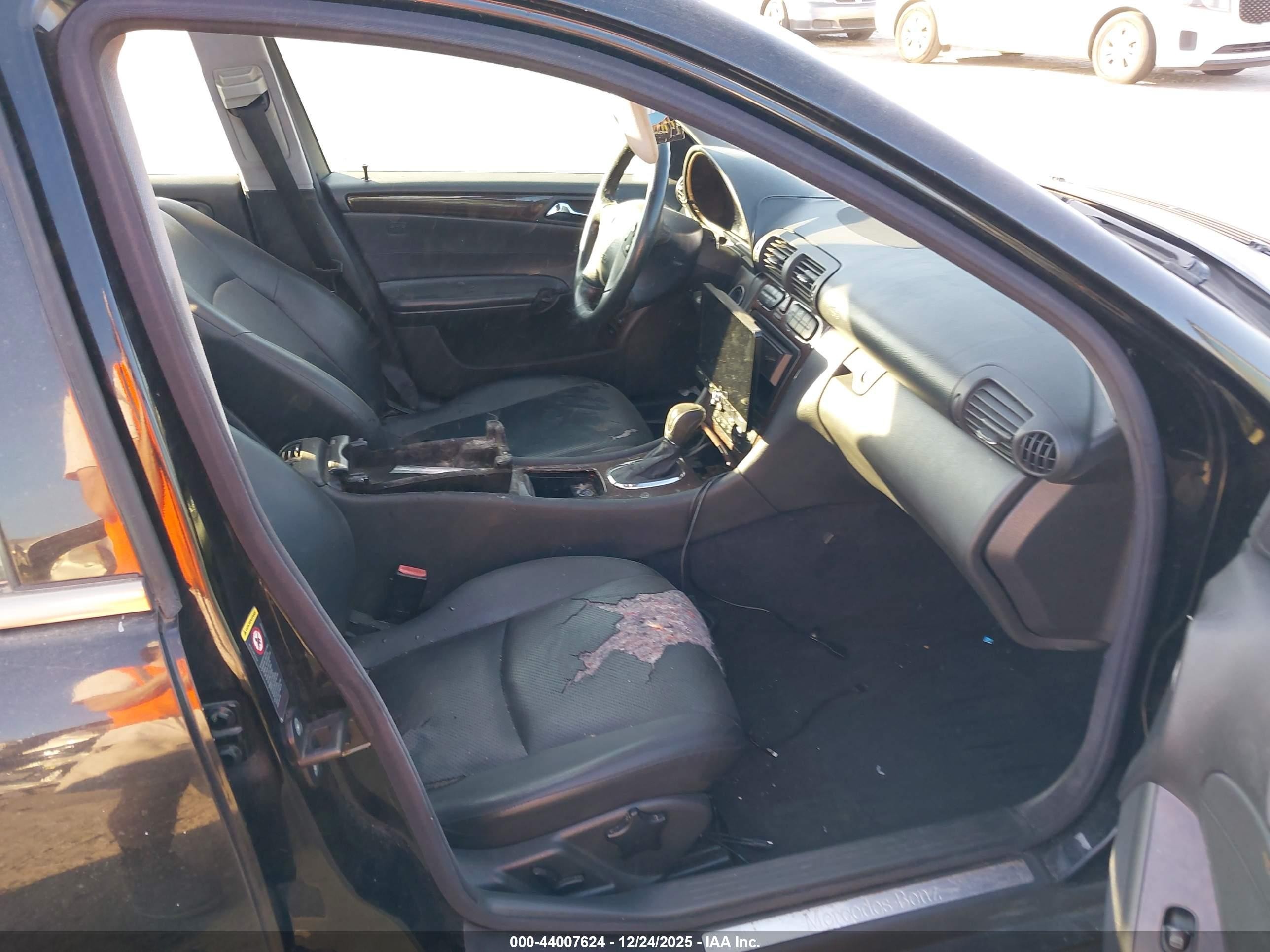 2004 Mercedes-benz C 240   Черный vin: WDBRF61J14E018384