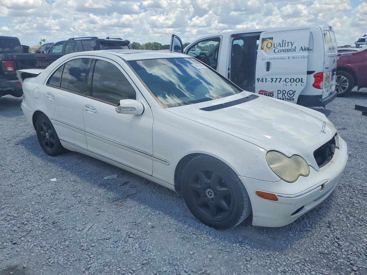 2004 Mercedes-benz C 240 Cream vin: WDBRF61J14F459572