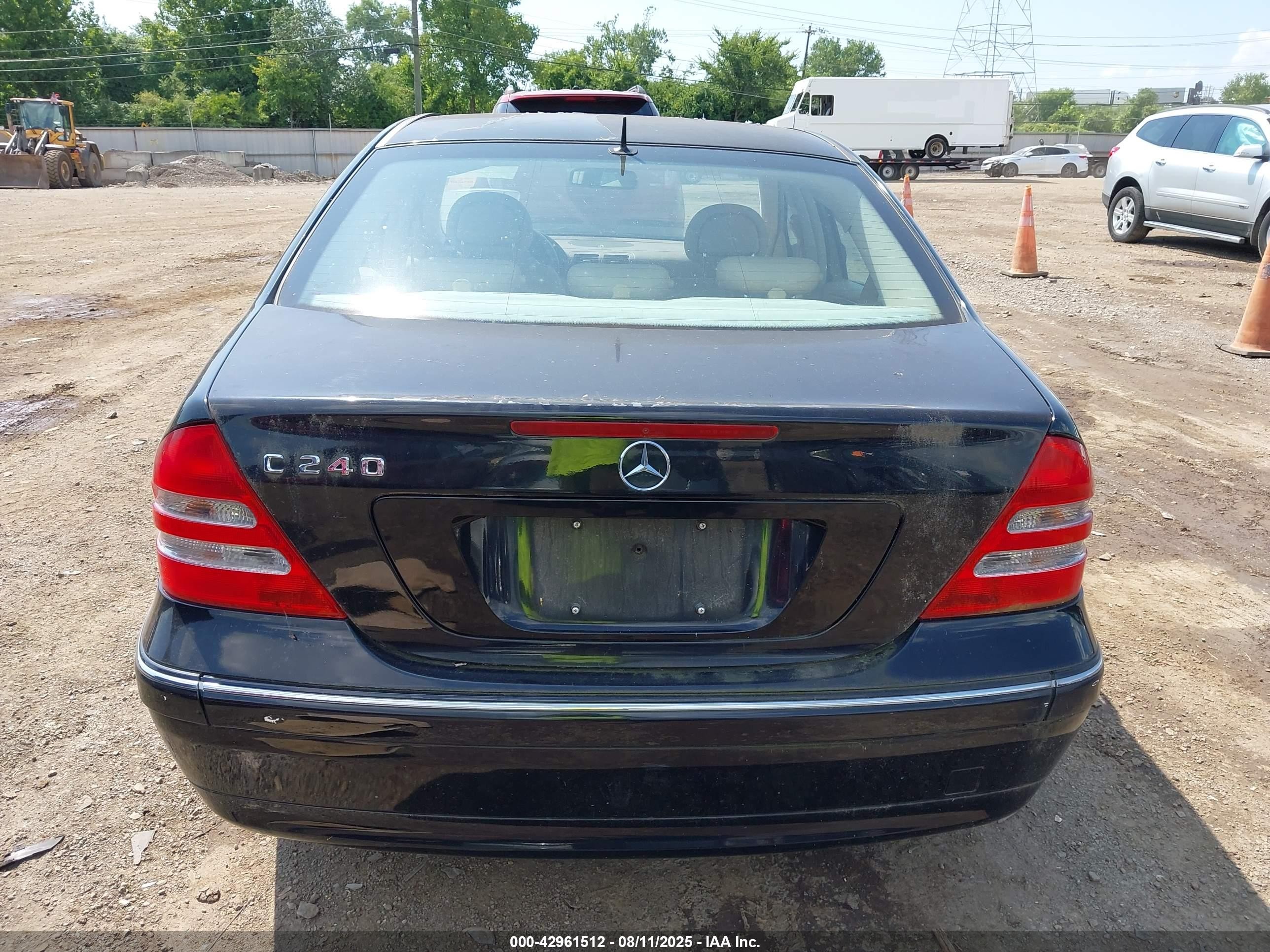 2002 Mercedes-benz C 240   Black vin: WDBRF61J22E005317