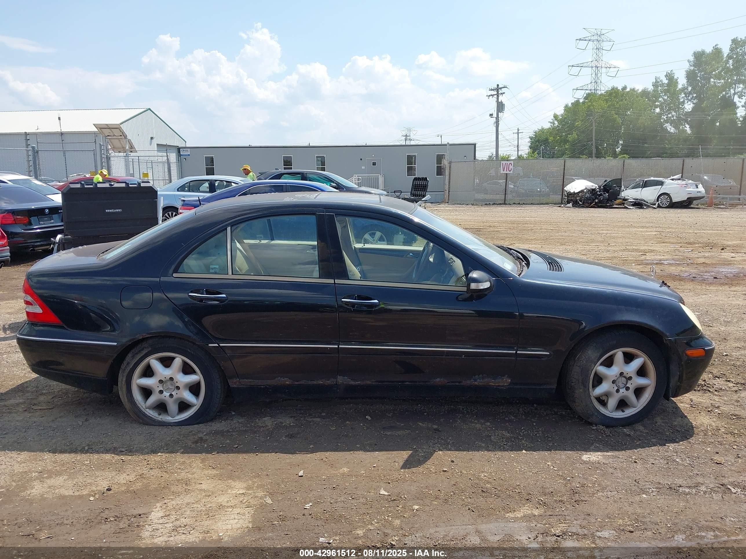 2002 Mercedes-benz C 240   Black vin: WDBRF61J22E005317
