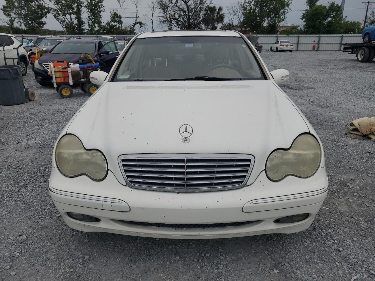 2002 Mercedes-benz C 240 Белый vin: WDBRF61J22F207729