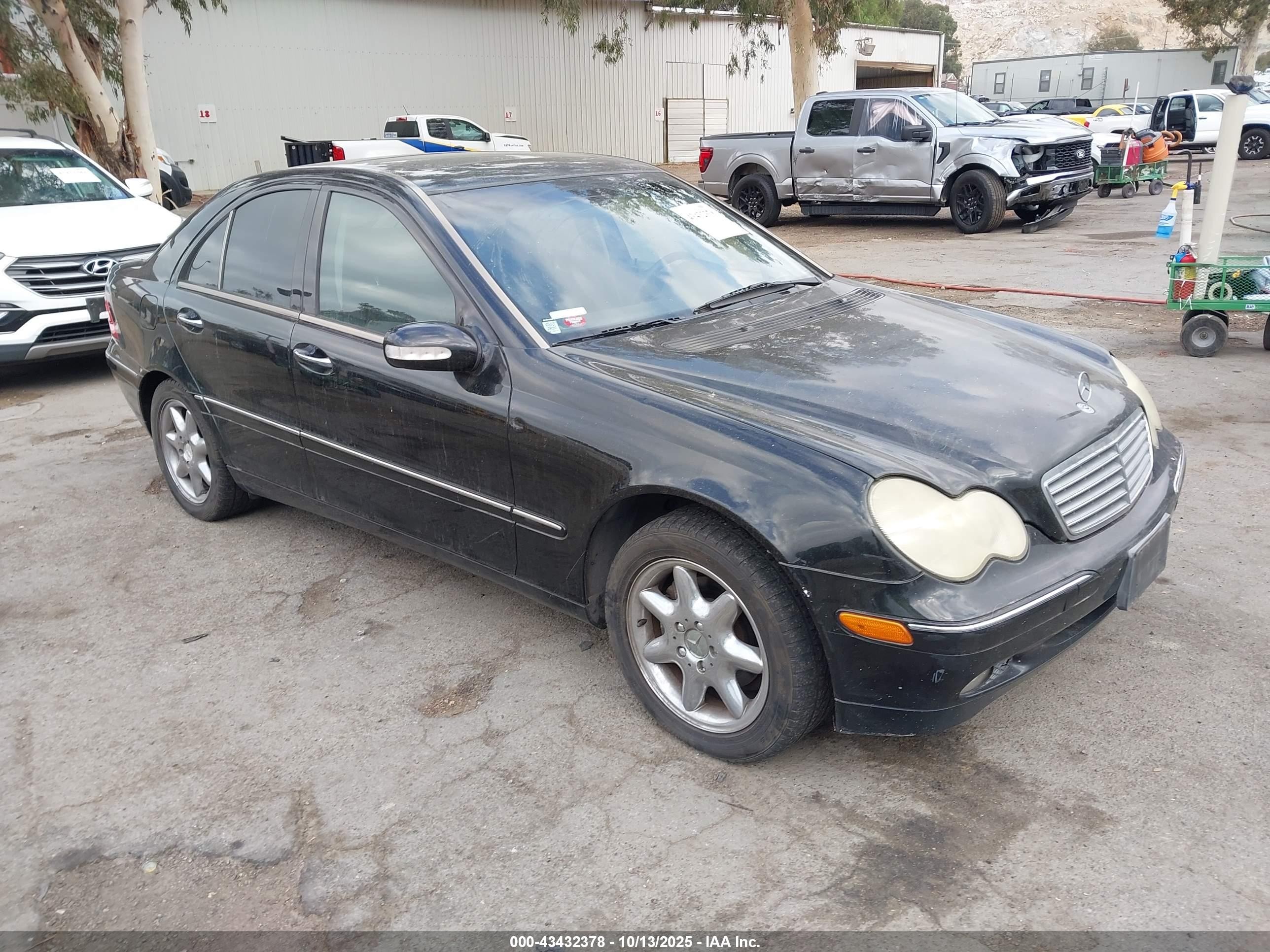 2002 Mercedes-benz C 240   Черный vin: WDBRF61J22F215314