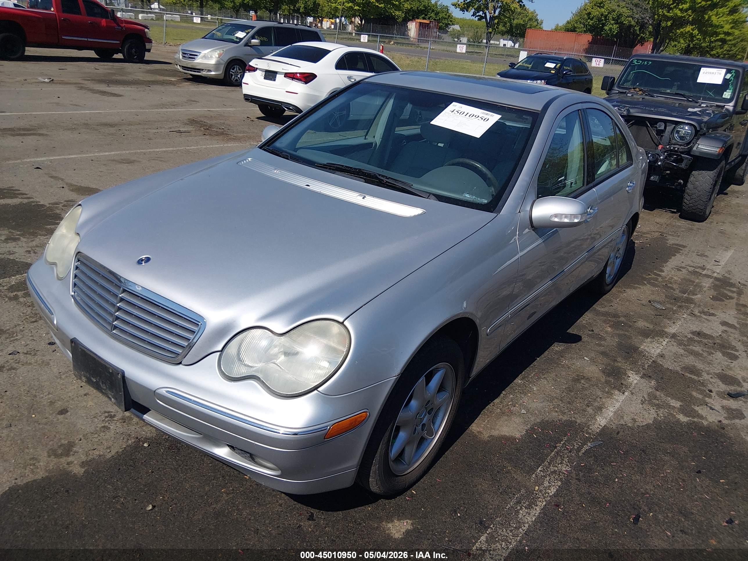2002 Mercedes-benz C 240   Серебряный vin: WDBRF61J22F240651