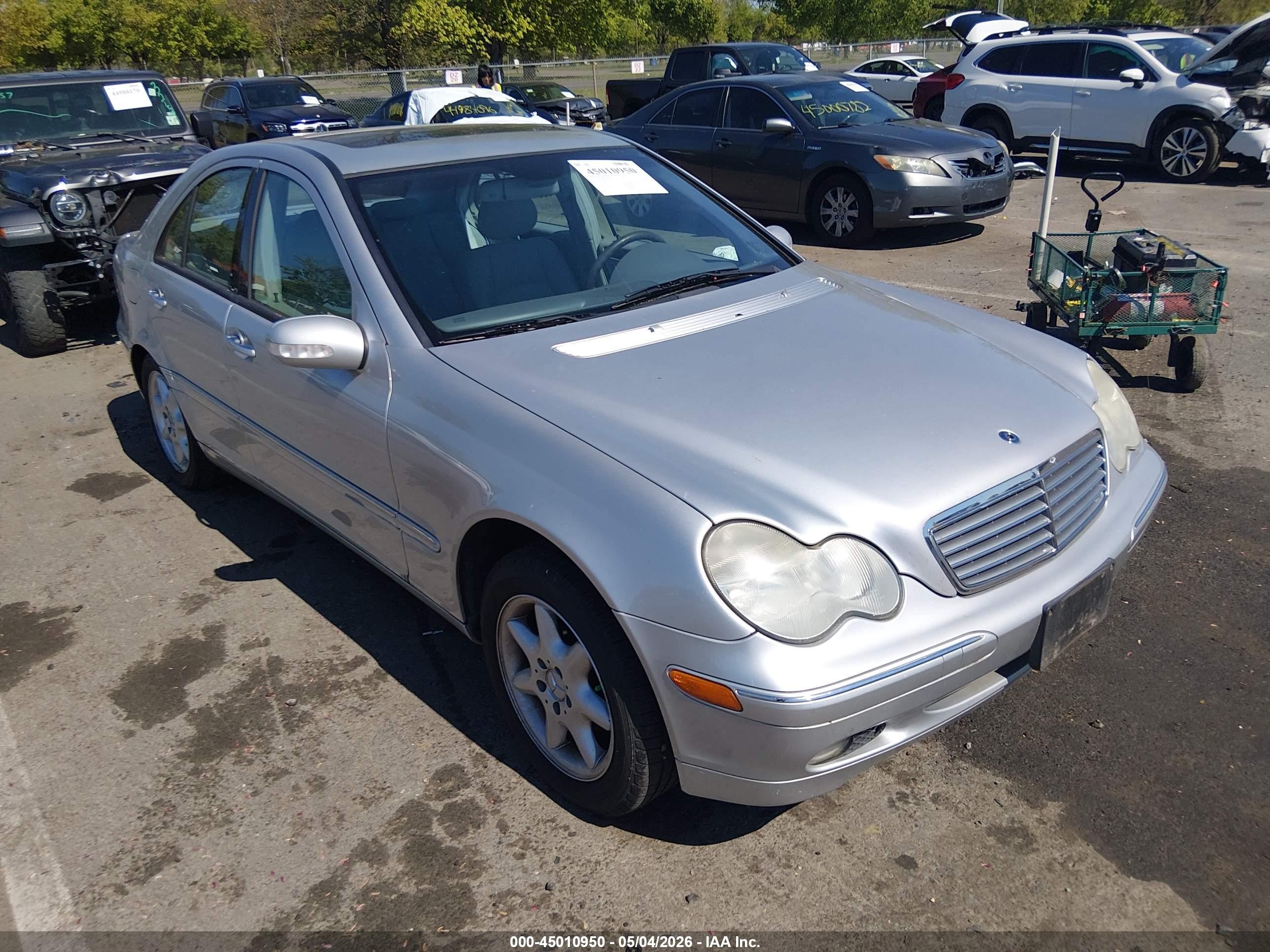 2002 Mercedes-benz C 240   Серебряный vin: WDBRF61J22F240651