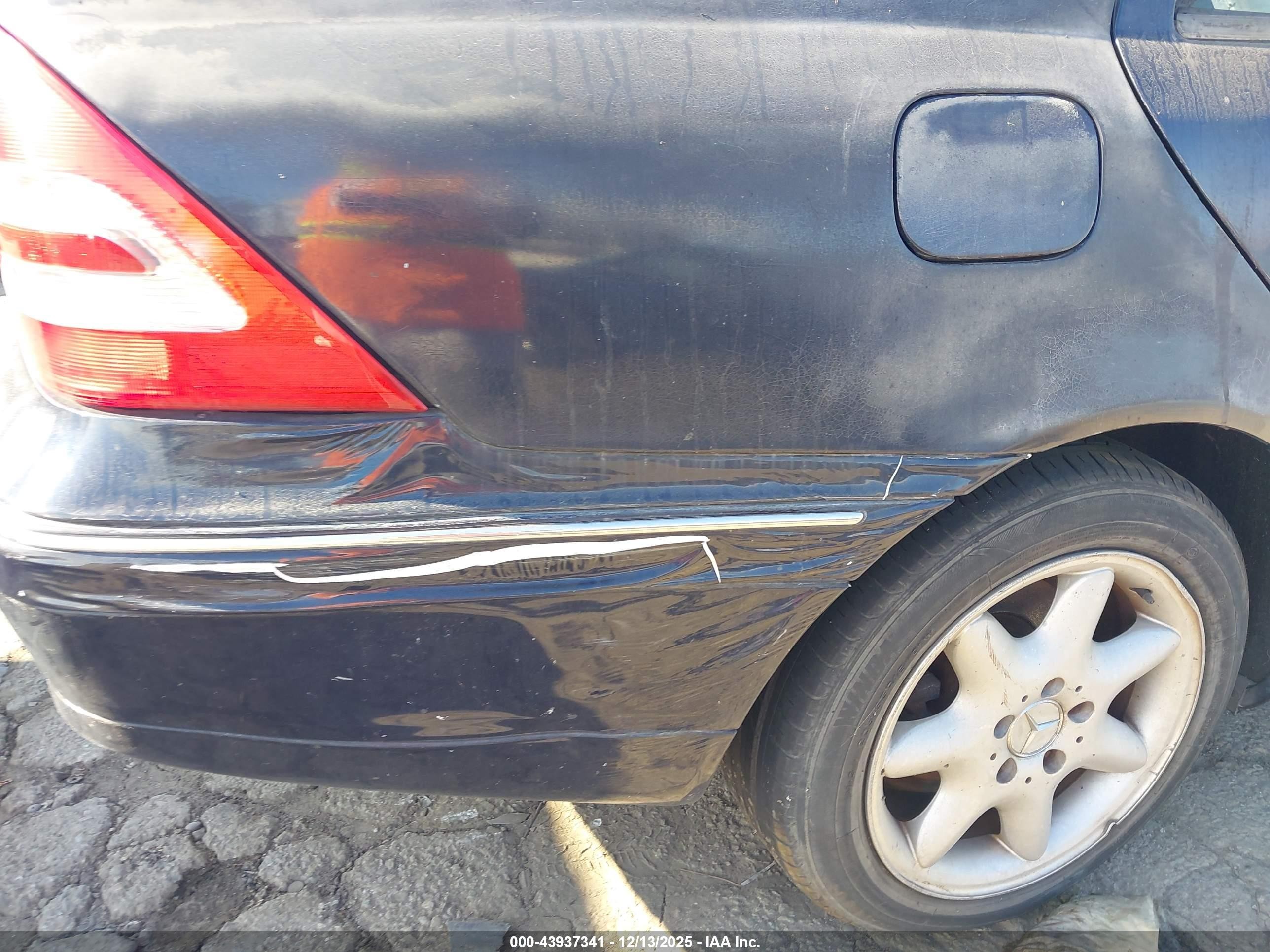 2002 Mercedes-benz C 240   Navy vin: WDBRF61J22F258549