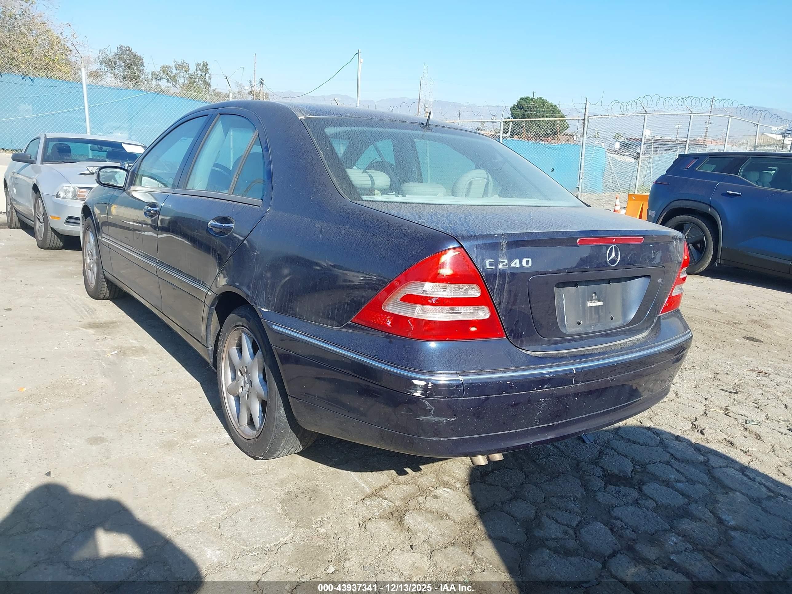 2002 Mercedes-benz C 240   Navy vin: WDBRF61J22F258549
