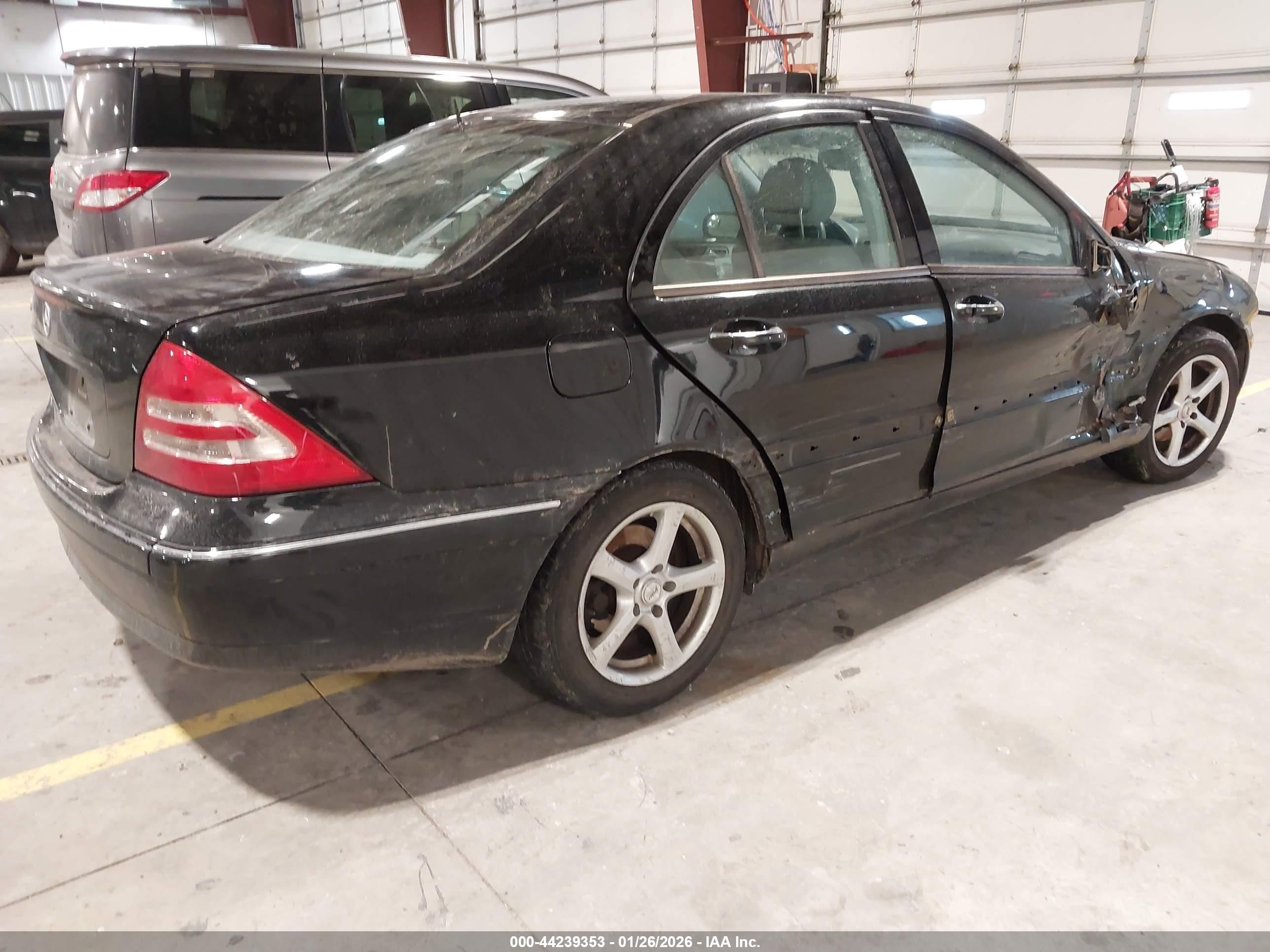2002 Mercedes-benz C 240   Black vin: WDBRF61J22F262987