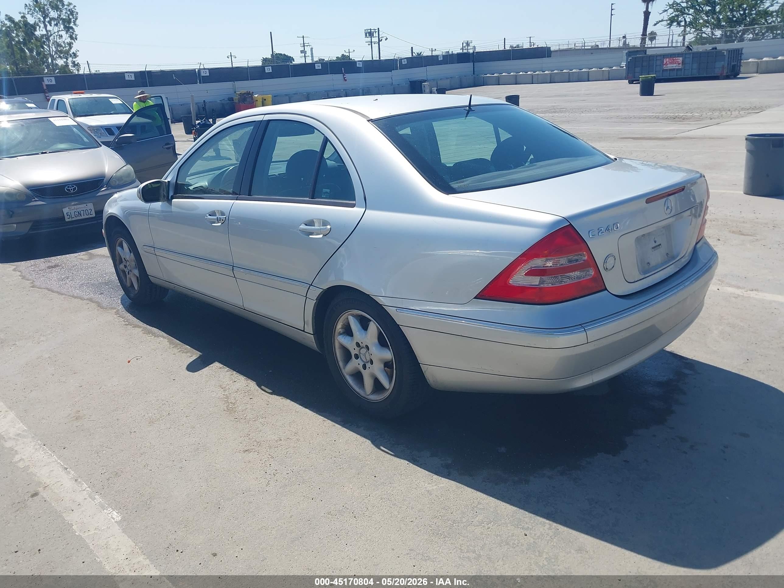 2002 Mercedes-benz C 240   Серебряный vin: WDBRF61J22F274749