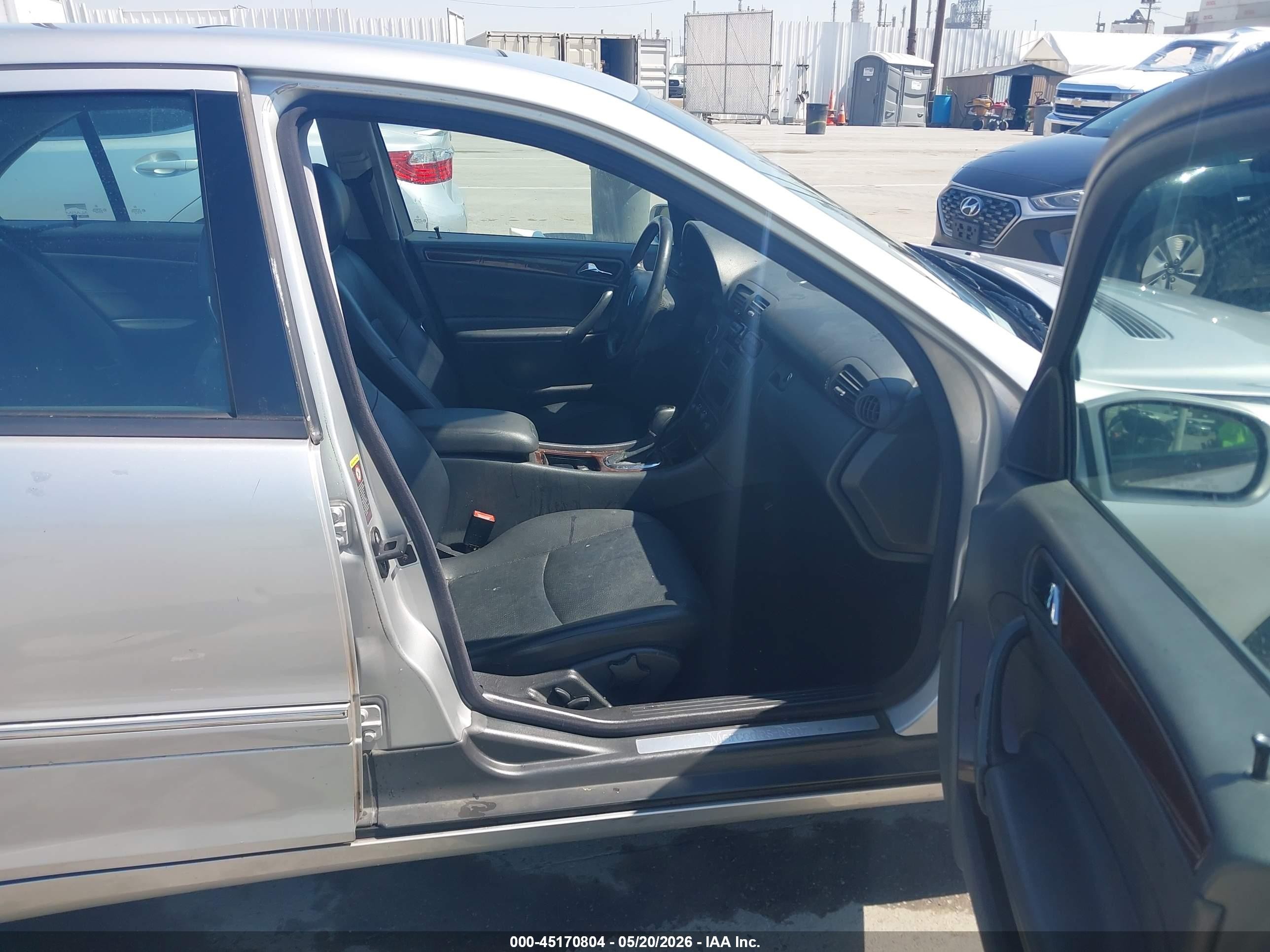 2002 Mercedes-benz C 240   Серебряный vin: WDBRF61J22F274749