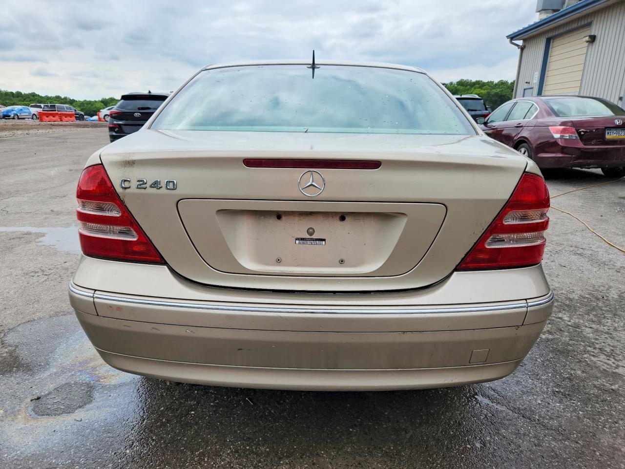 2003 Mercedes-benz C 240 Бежевый vin: WDBRF61J23A405676