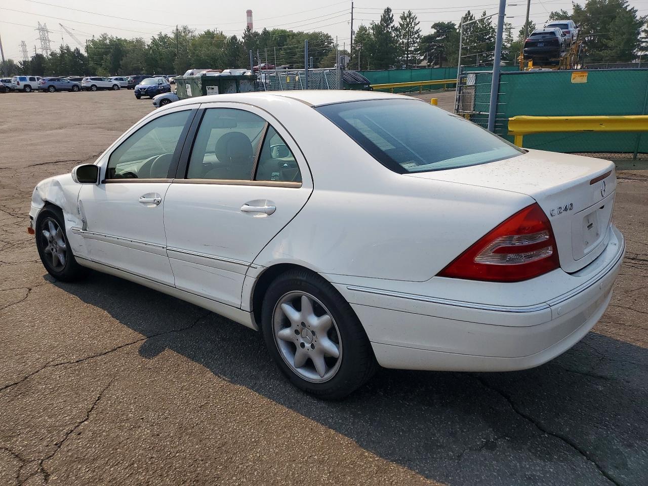 2003 Mercedes-benz C 240 White vin: WDBRF61J23A436541