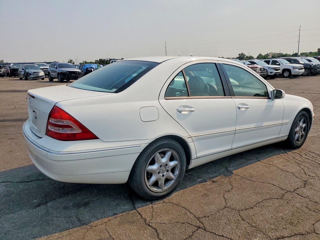 2003 Mercedes-benz C 240 White vin: WDBRF61J23A436541