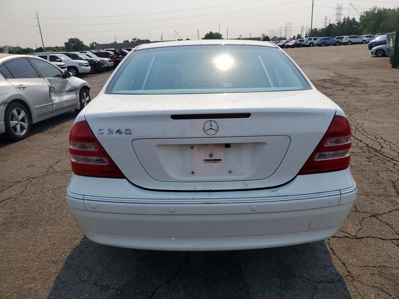 2003 Mercedes-benz C 240 White vin: WDBRF61J23A436541