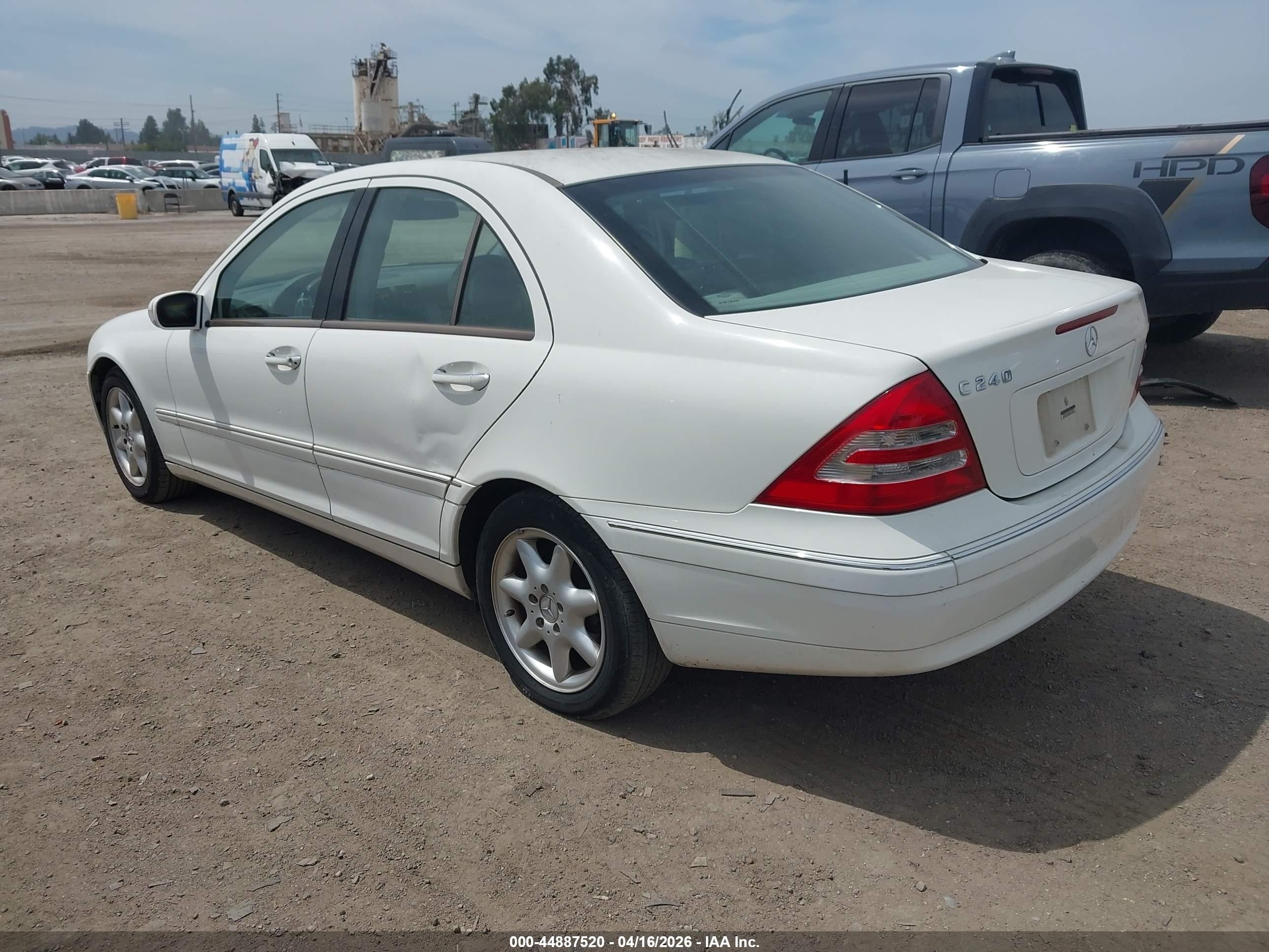 2003 Mercedes-benz C 240   Белый vin: WDBRF61J23A530189