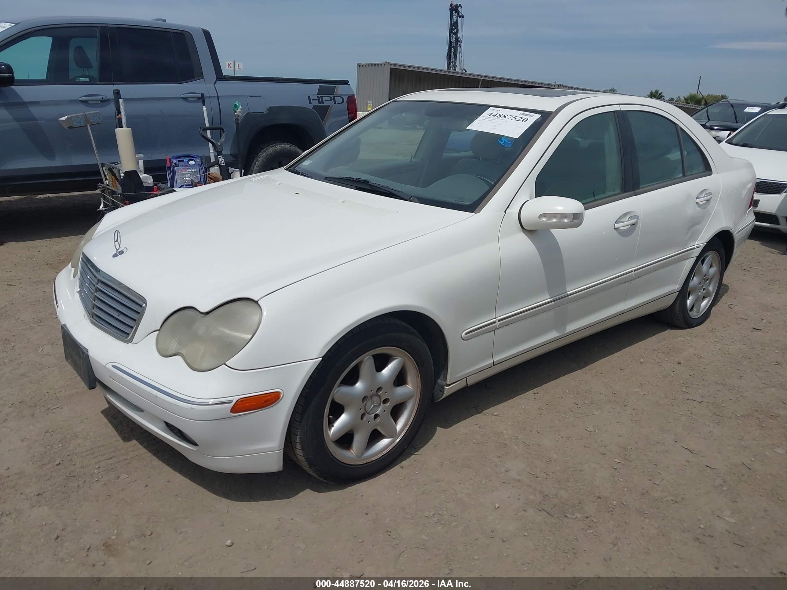2003 Mercedes-benz C 240   Белый vin: WDBRF61J23A530189