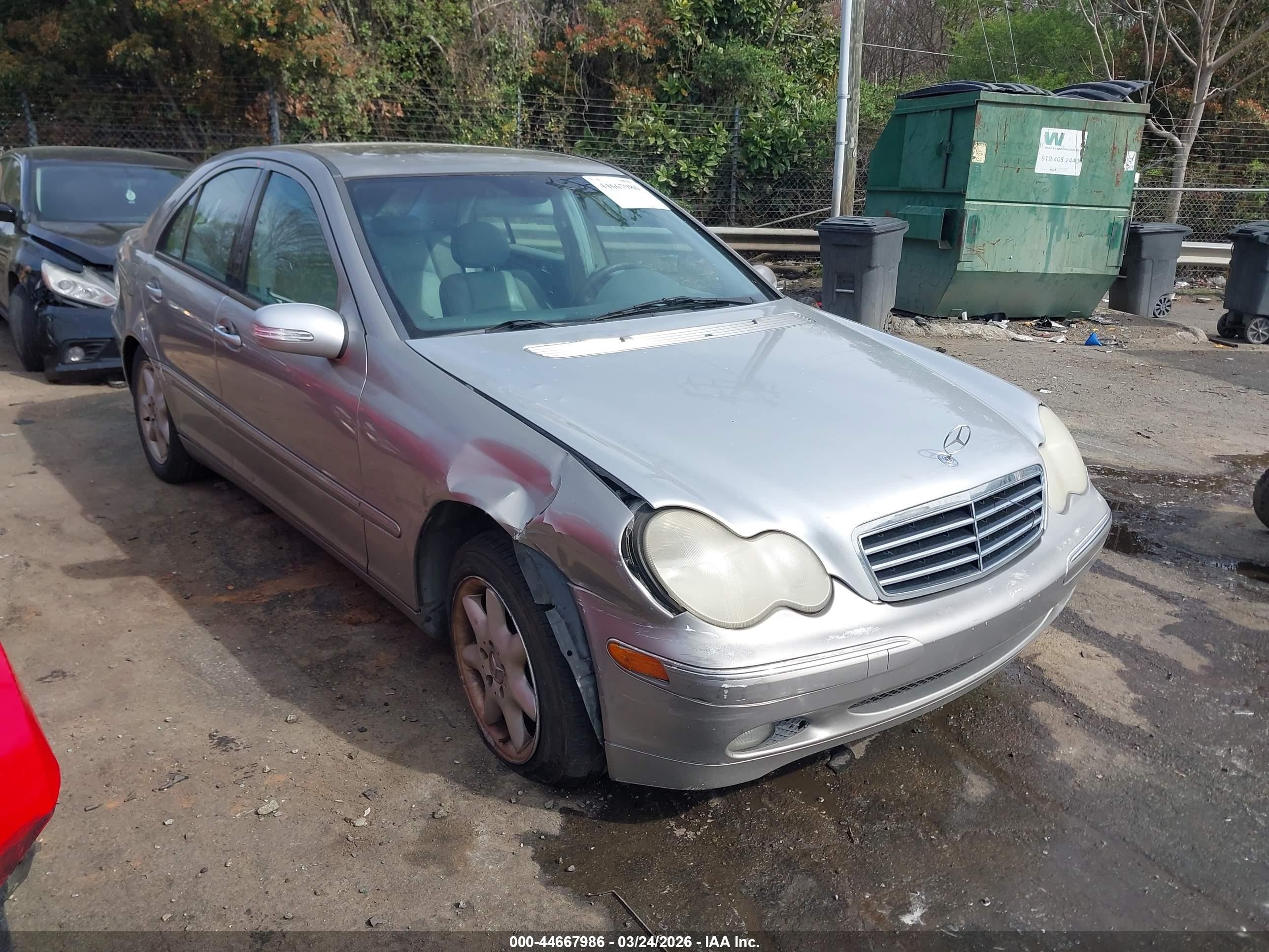 2003 Mercedes-benz C 240   Серебряный vin: WDBRF61J23E012348