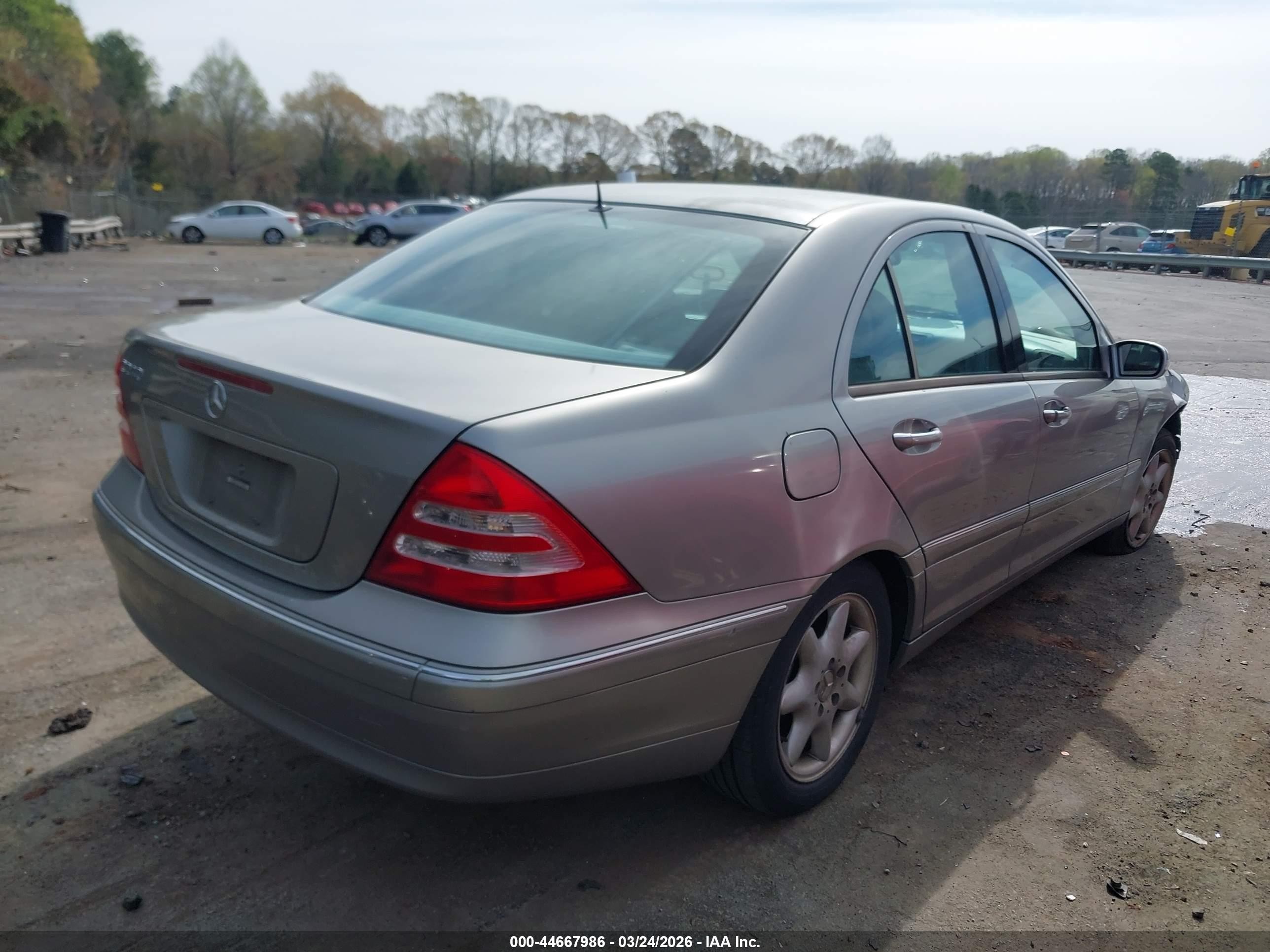 2003 Mercedes-benz C 240   Серебряный vin: WDBRF61J23E012348