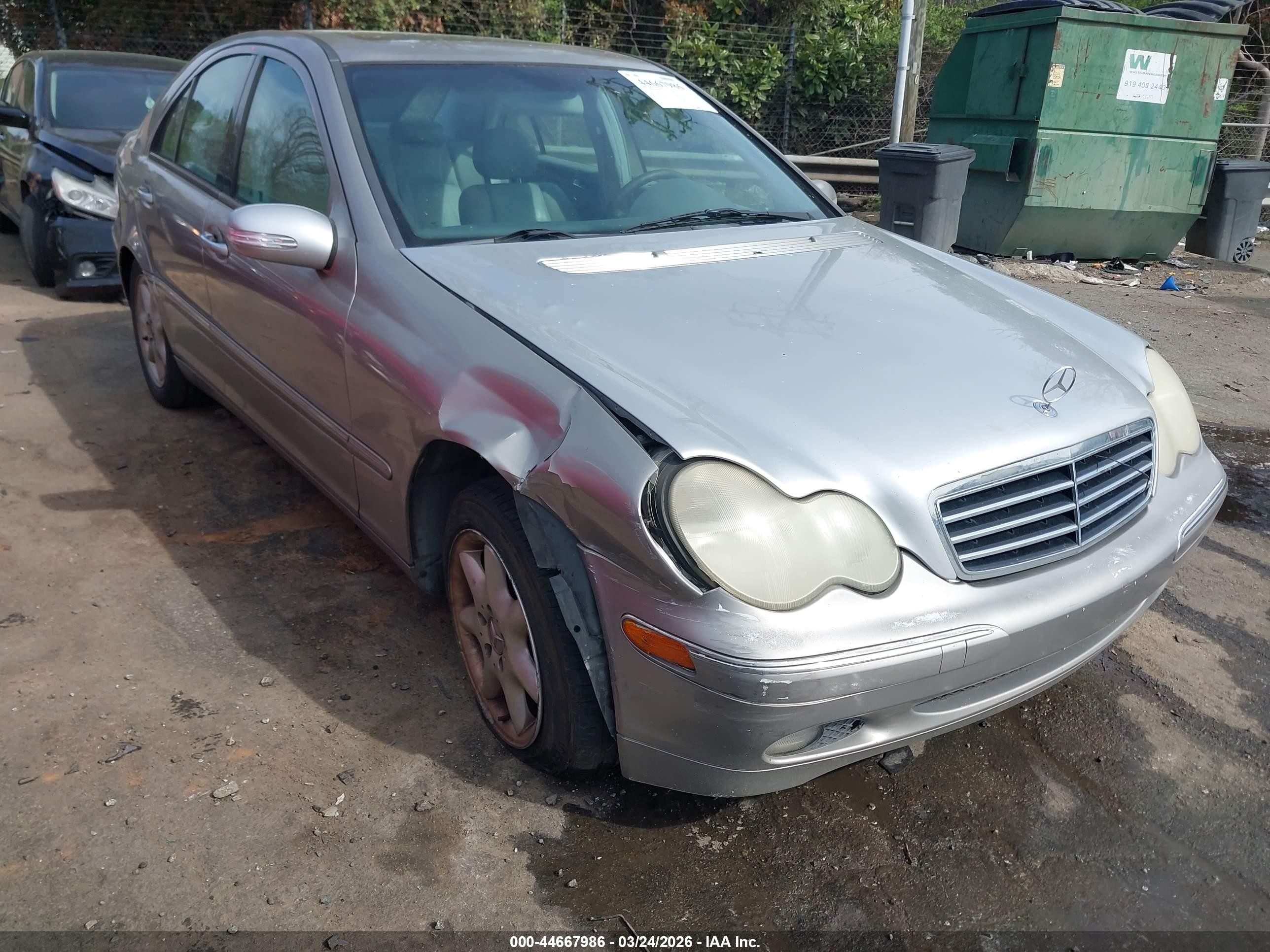2003 Mercedes-benz C 240   Серебряный vin: WDBRF61J23E012348