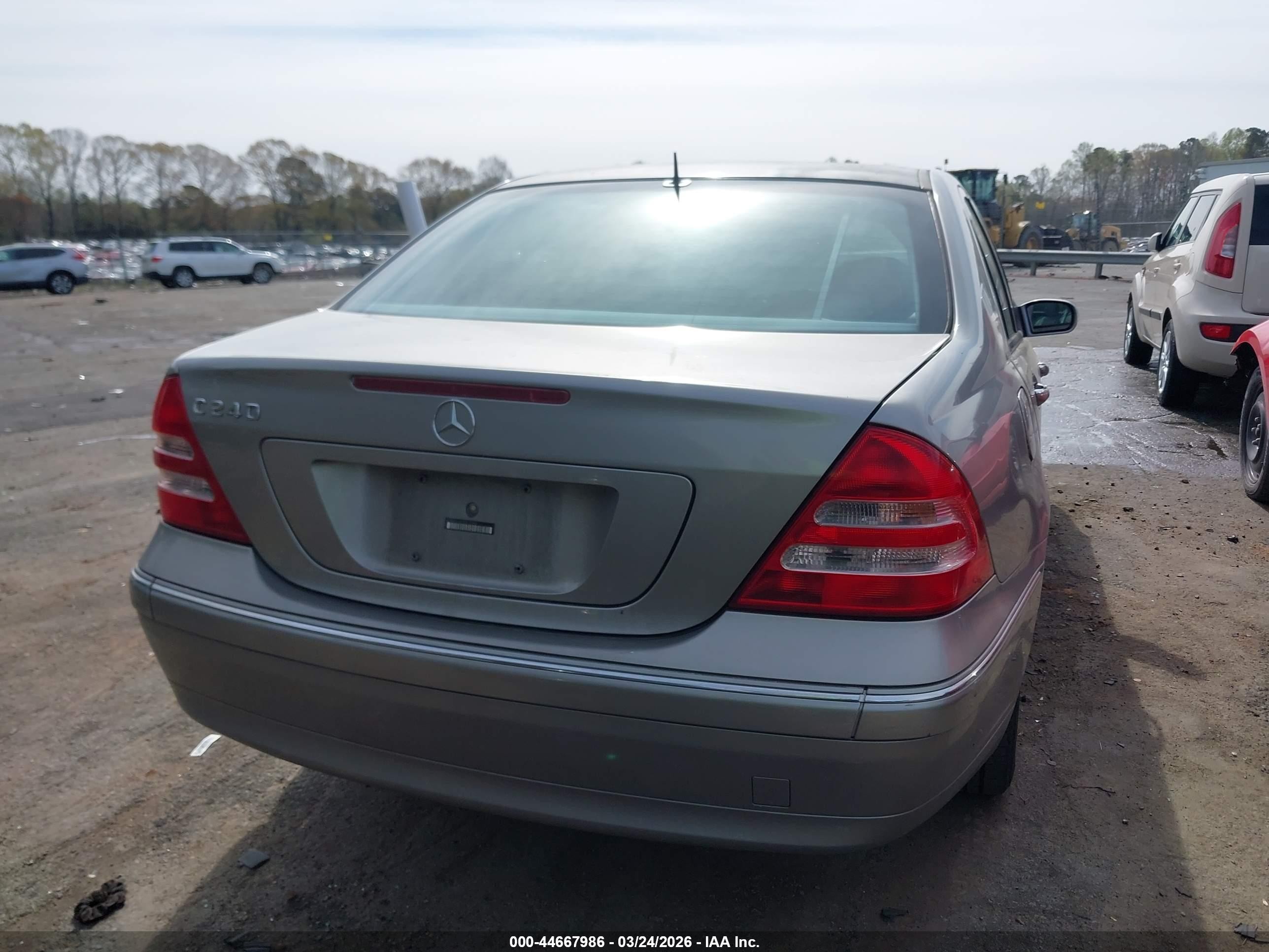 2003 Mercedes-benz C 240   Серебряный vin: WDBRF61J23E012348