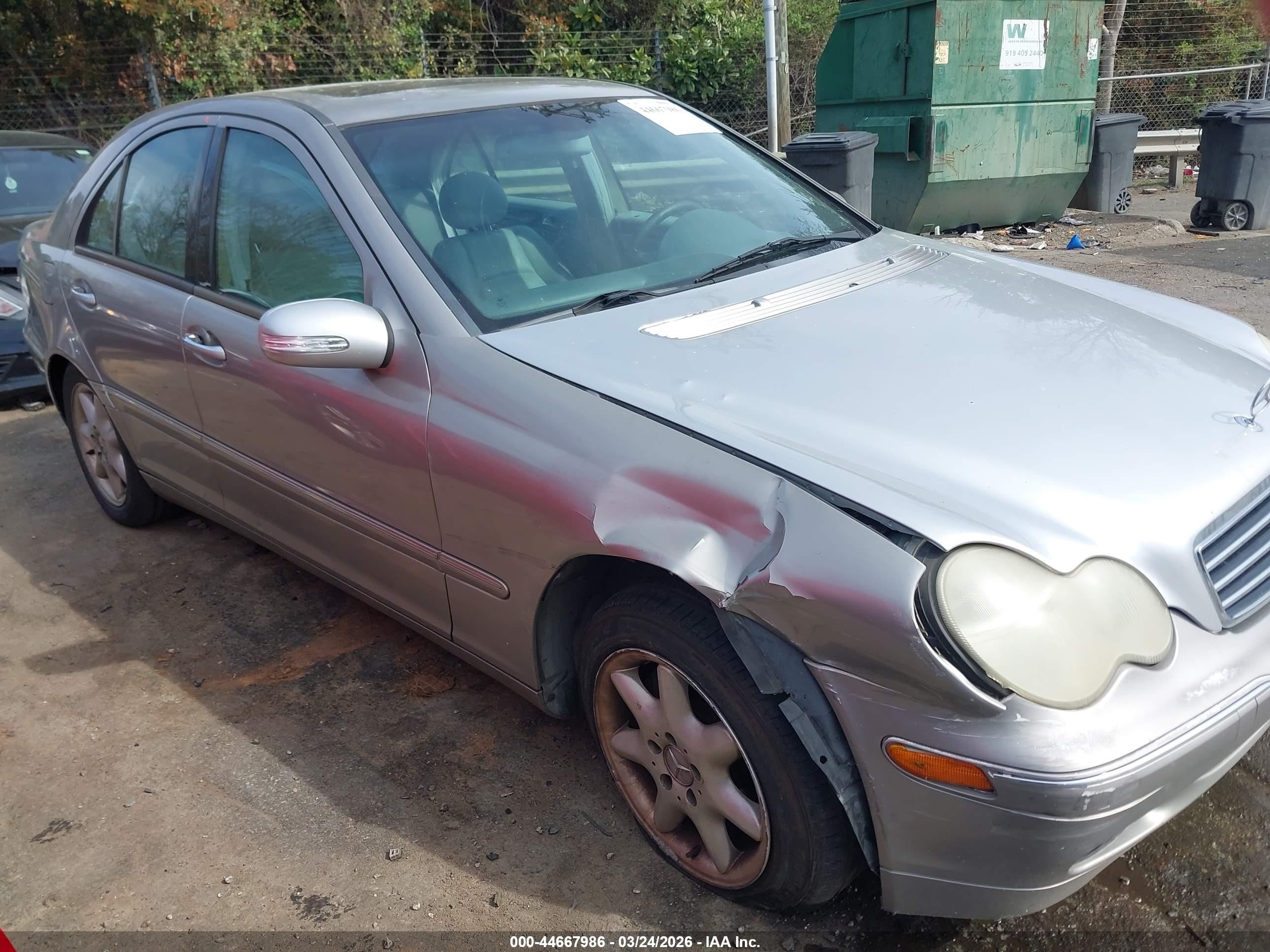 2003 Mercedes-benz C 240   Серебряный vin: WDBRF61J23E012348