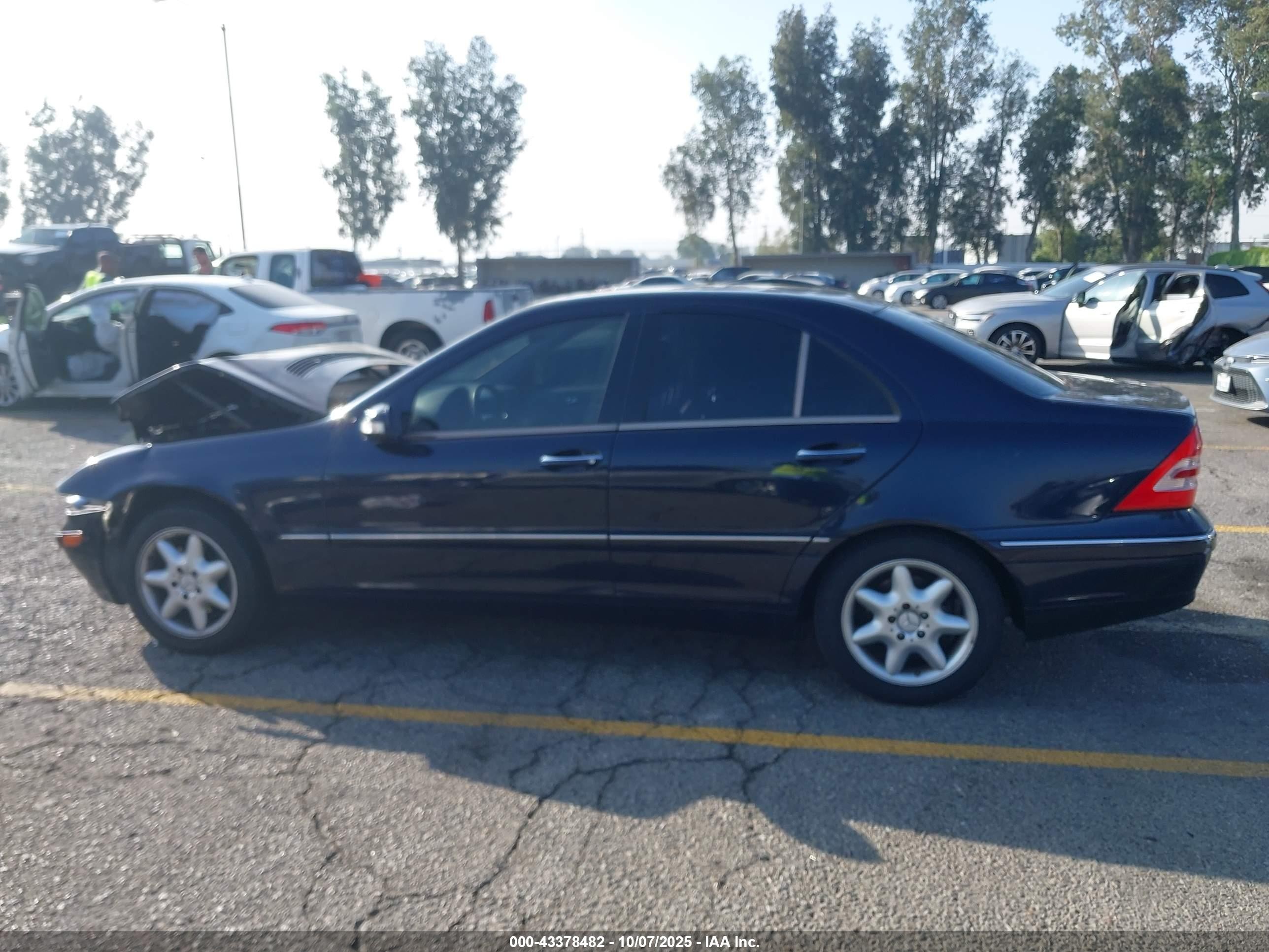 2003 Mercedes-benz C 240   Blue vin: WDBRF61J23F337544