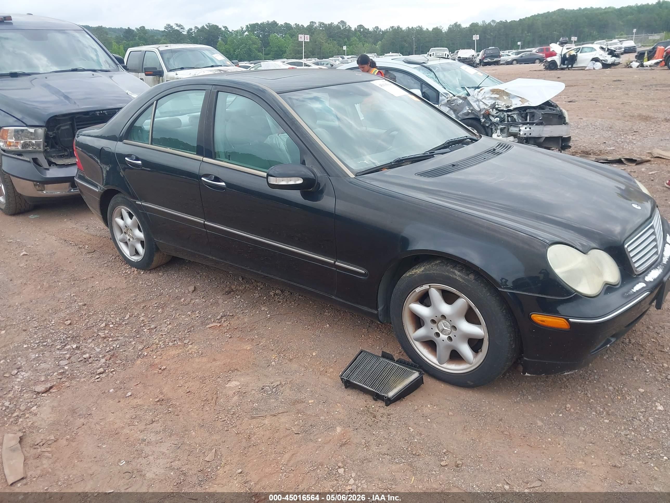 2004 Mercedes-benz C 240   Черный vin: WDBRF61J24A609959