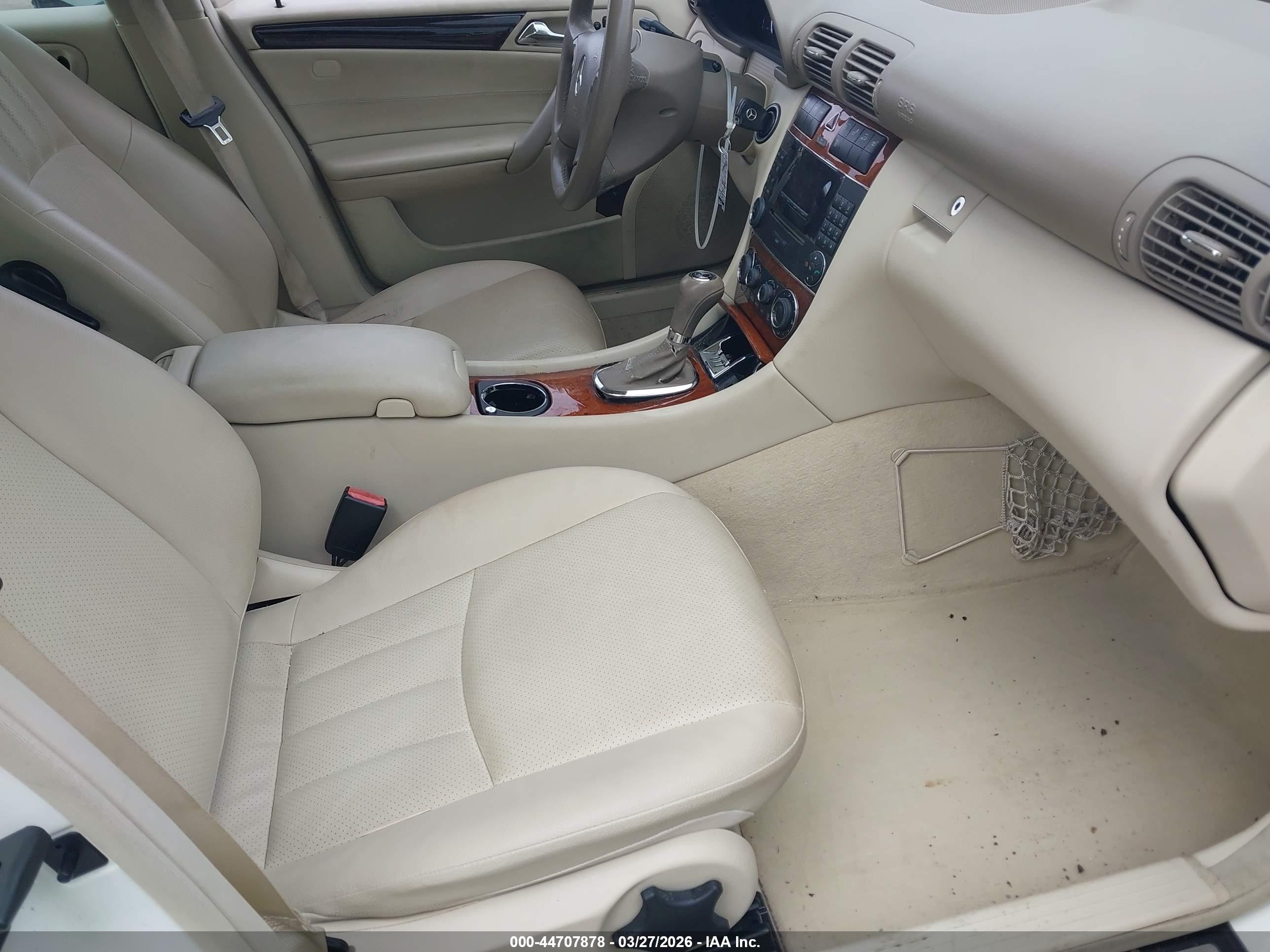 2005 Mercedes-benz C 240 Luxury White vin: WDBRF61J25A813839