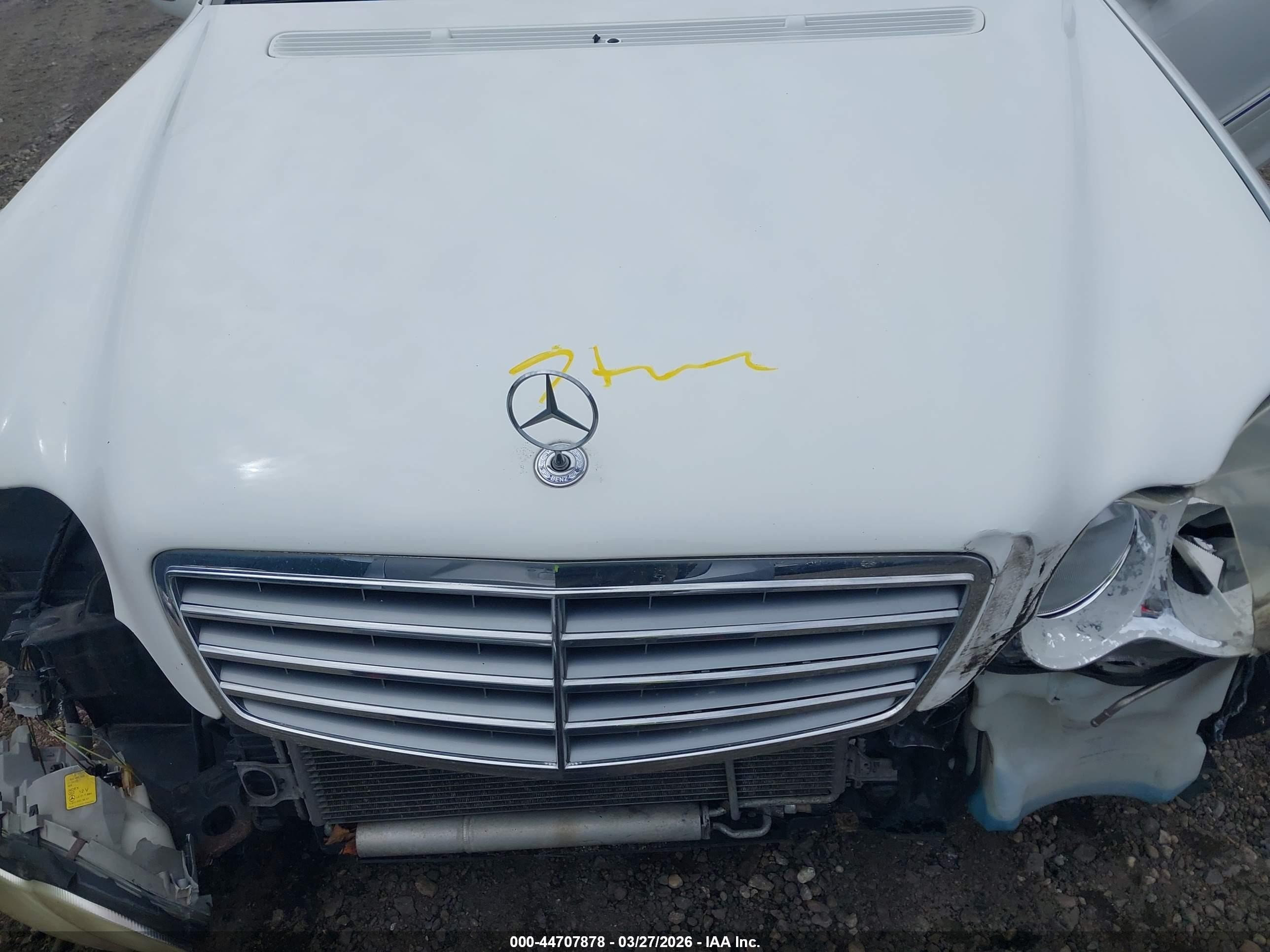 2005 Mercedes-benz C 240 Luxury White vin: WDBRF61J25A813839