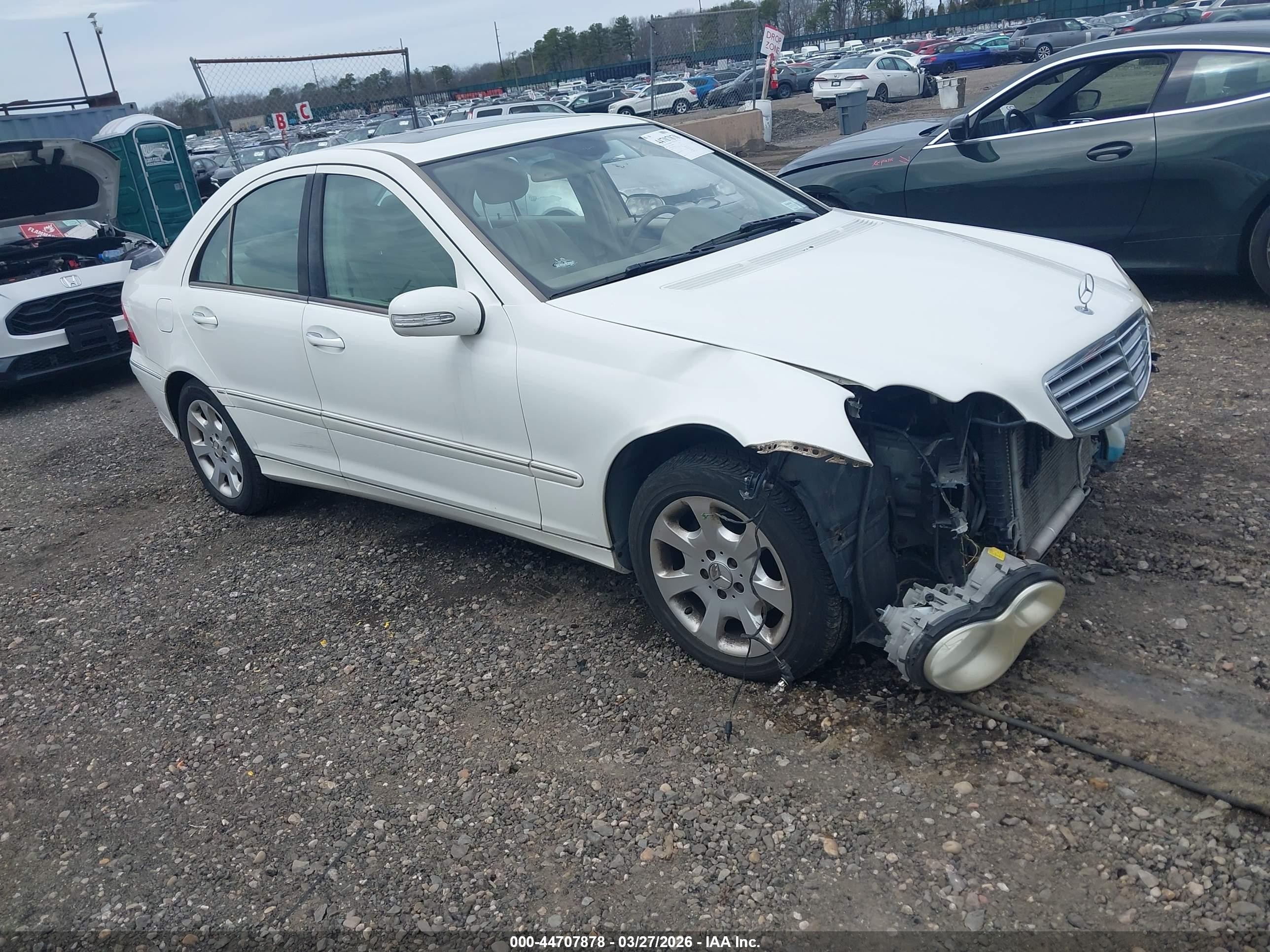 2005 Mercedes-benz C 240 Luxury White vin: WDBRF61J25A813839