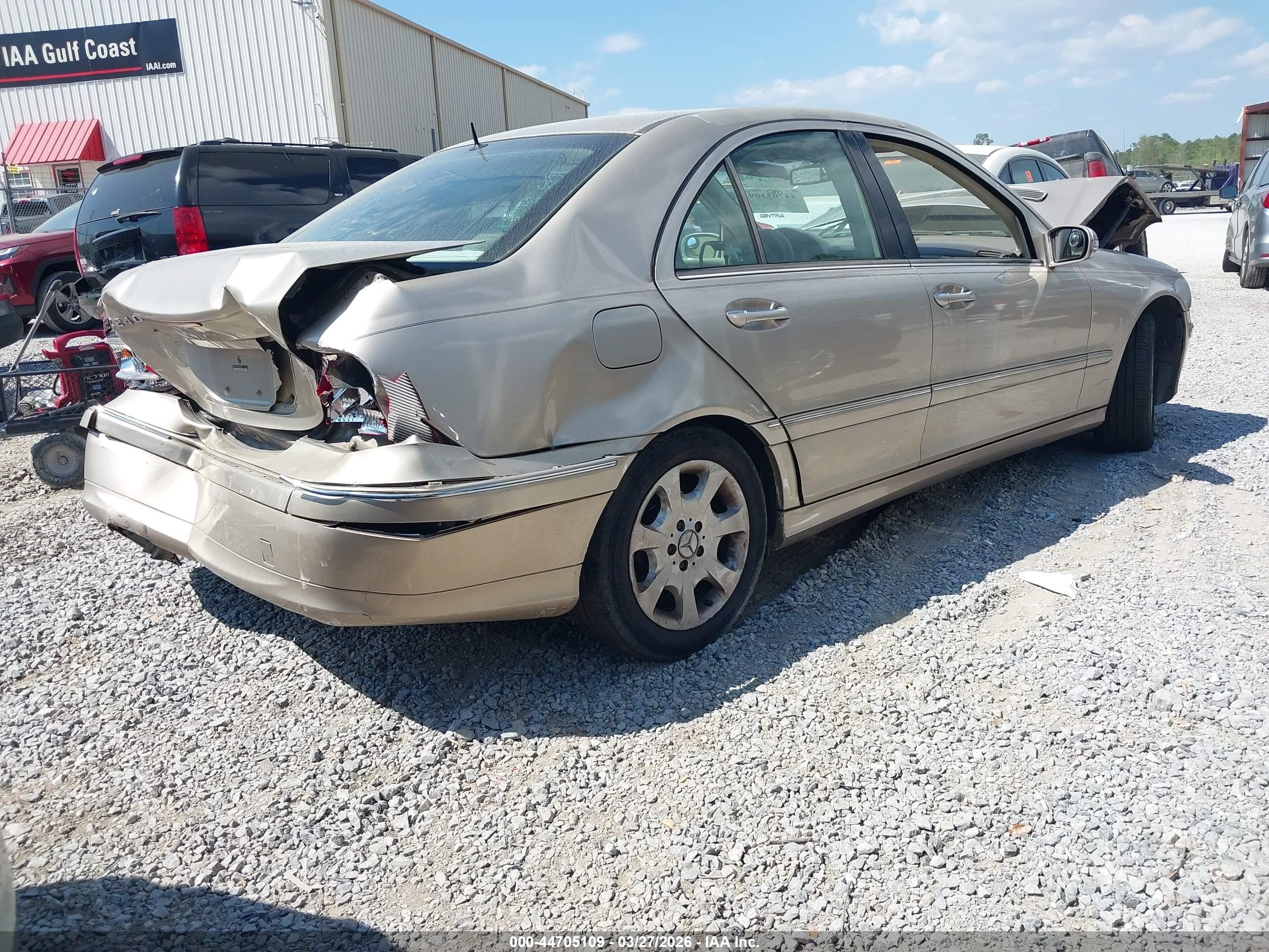 2005 Mercedes-benz C 240 Luxury Золотой vin: WDBRF61J25F625437
