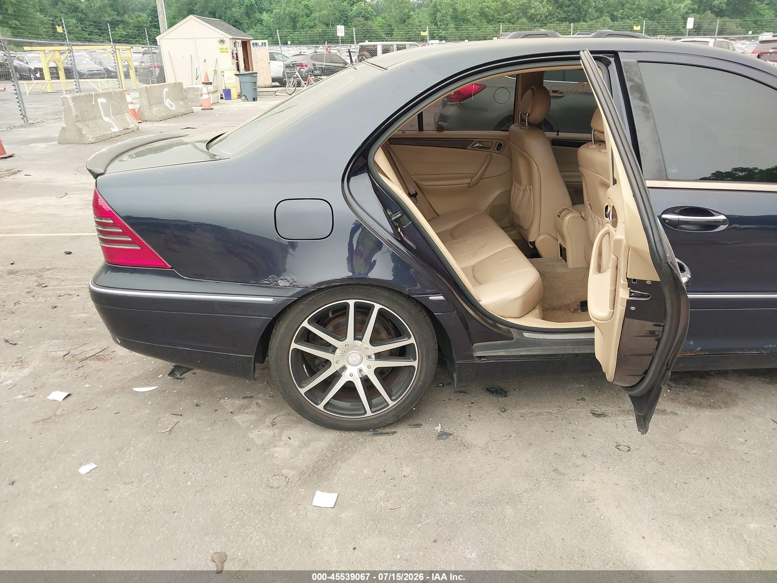 2001 Mercedes-benz C 240   Black vin: WDBRF61J31F119965