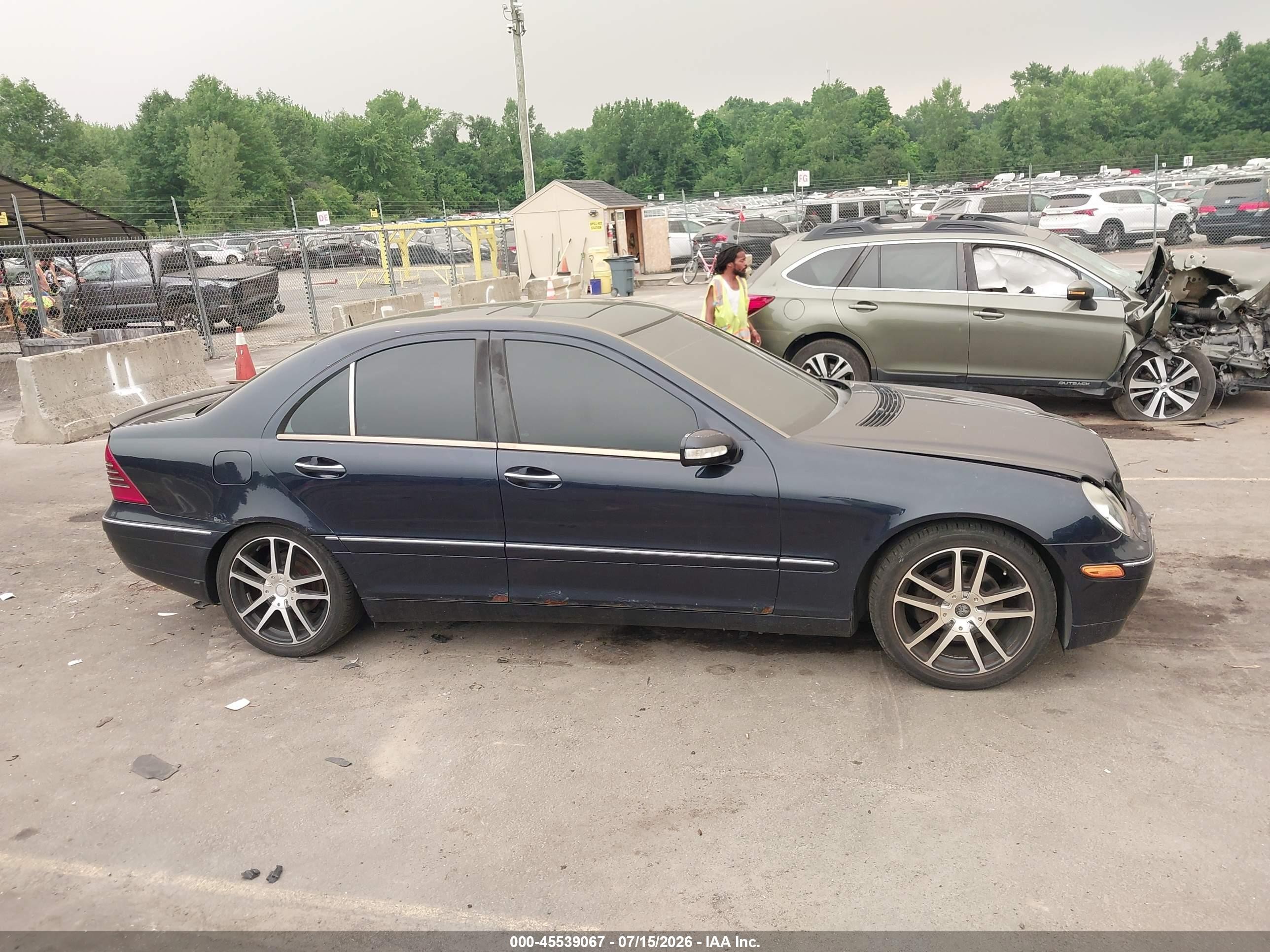 2001 Mercedes-benz C 240   Black vin: WDBRF61J31F119965