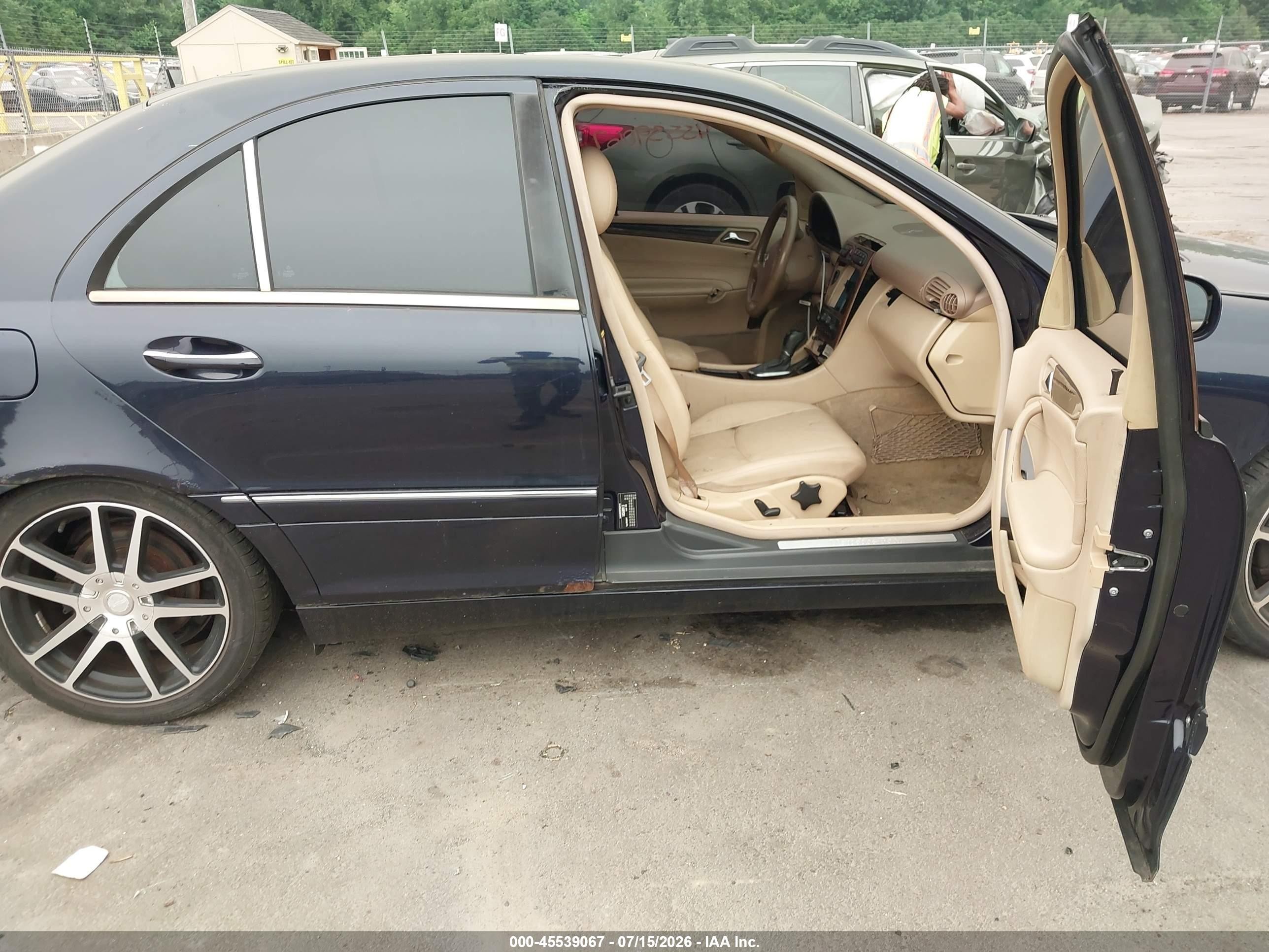 2001 Mercedes-benz C 240   Black vin: WDBRF61J31F119965