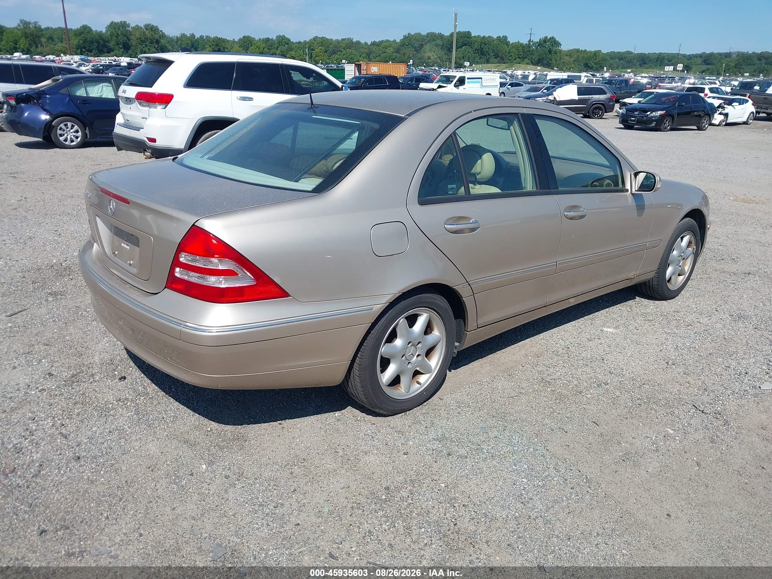 2002 Mercedes-benz C 240   Beige vin: WDBRF61J32E008808