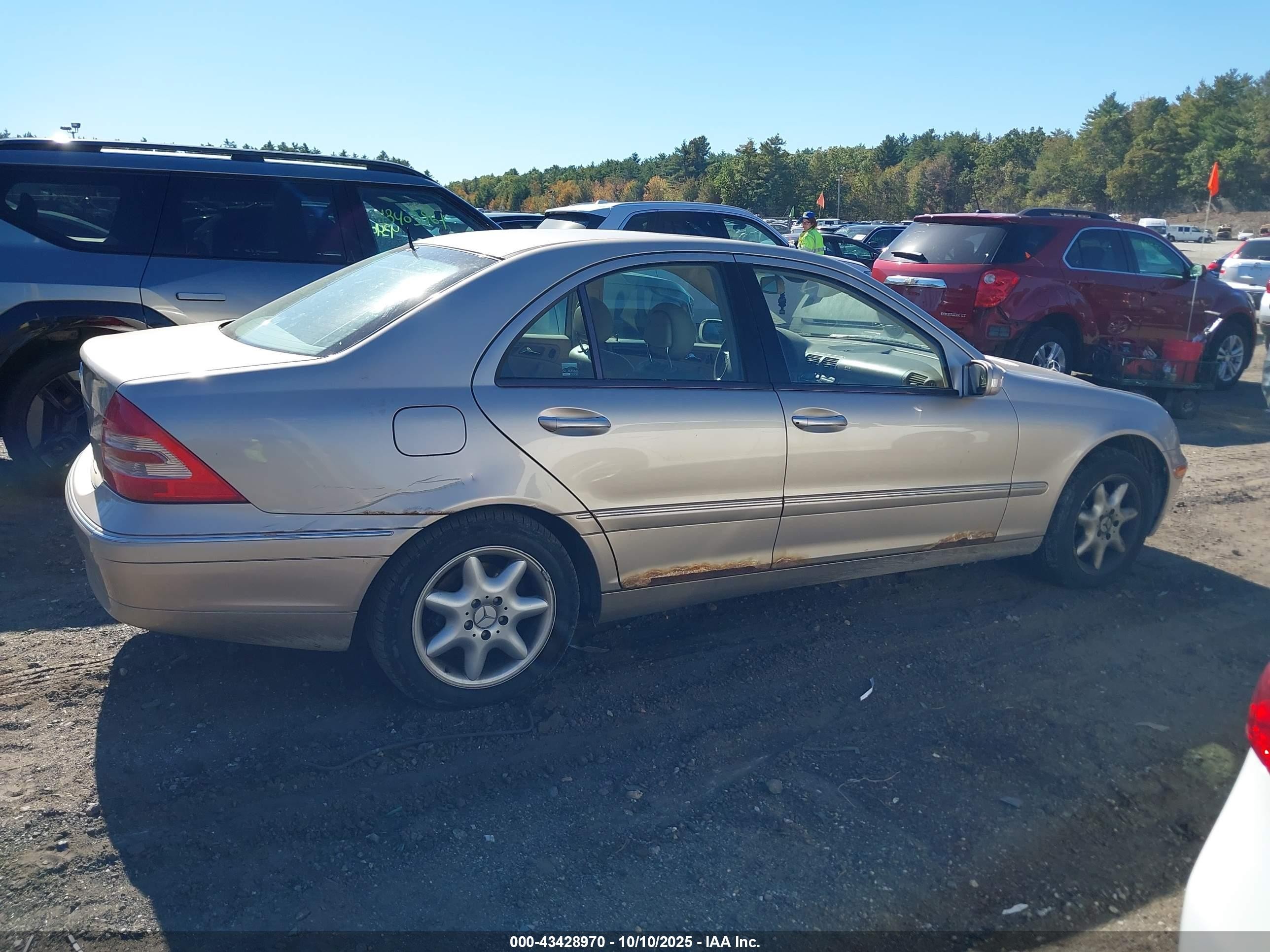 2002 Mercedes-benz C 240 Золотой vin: WDBRF61J32F163272