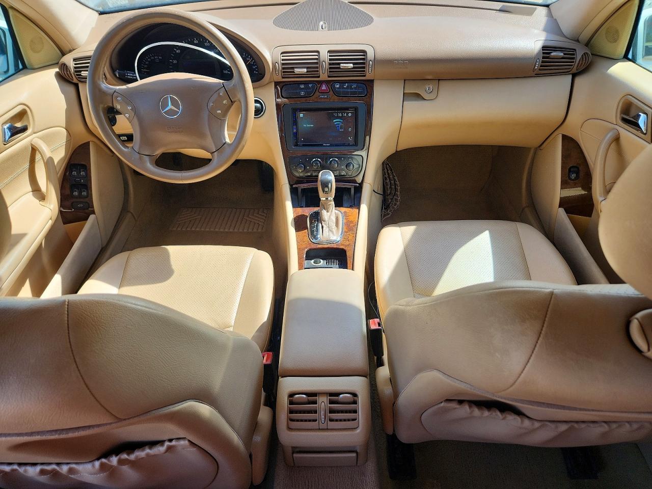 2002 Mercedes-benz C 240 Белый vin: WDBRF61J32F272167