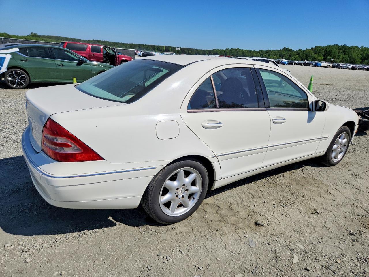 2002 Mercedes-benz C 240 Белый vin: WDBRF61J32F272167