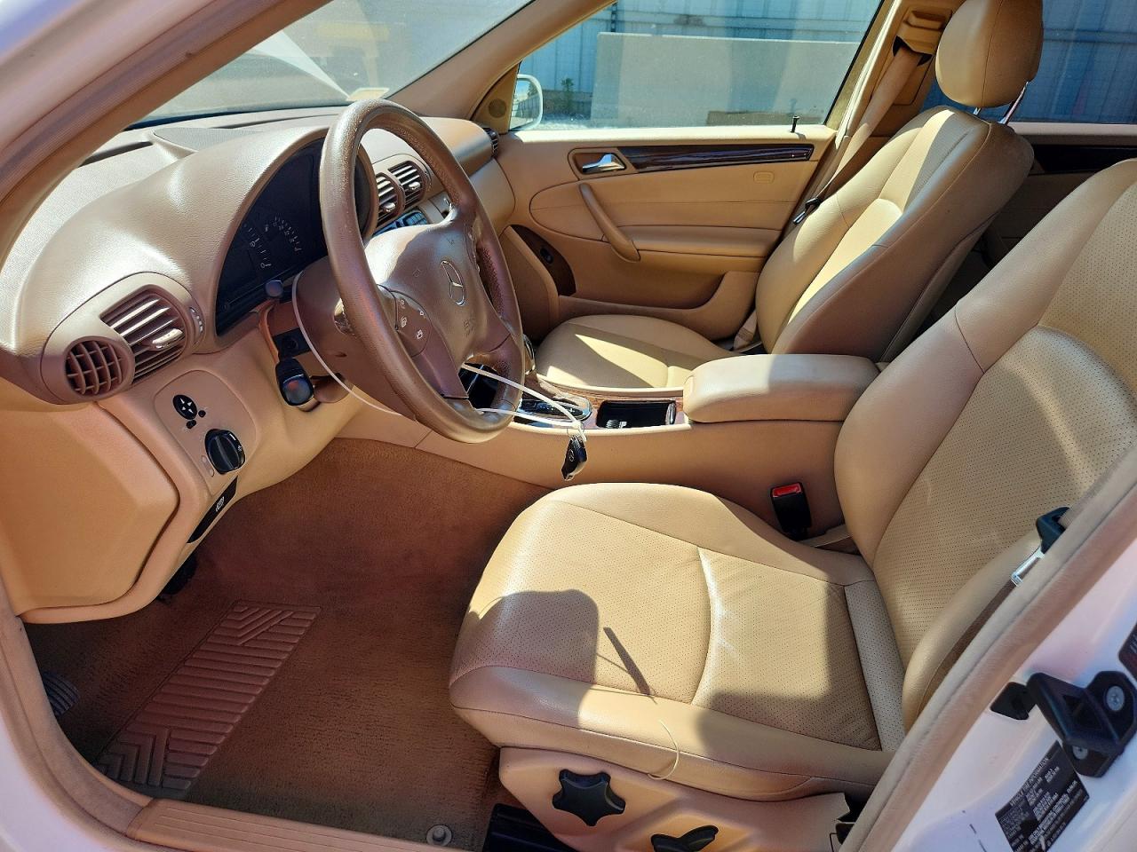 2002 Mercedes-benz C 240 Белый vin: WDBRF61J32F272167