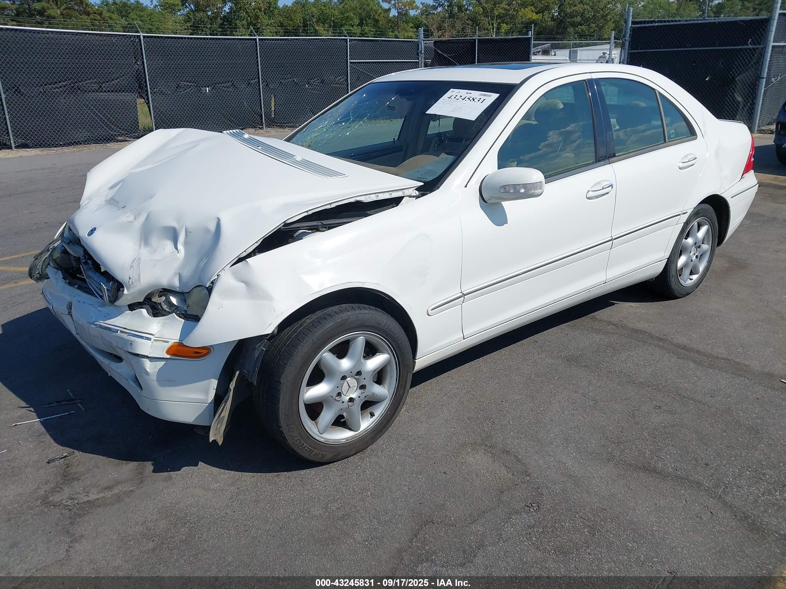 2003 Mercedes-benz C 240   Белый vin: WDBRF61J33A496358