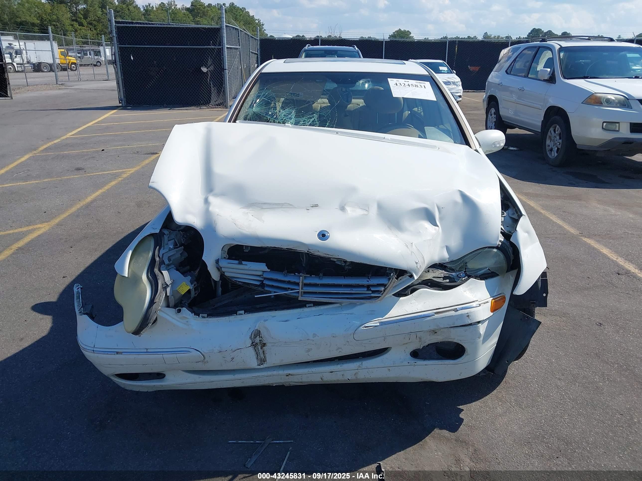 2003 Mercedes-benz C 240   Белый vin: WDBRF61J33A496358