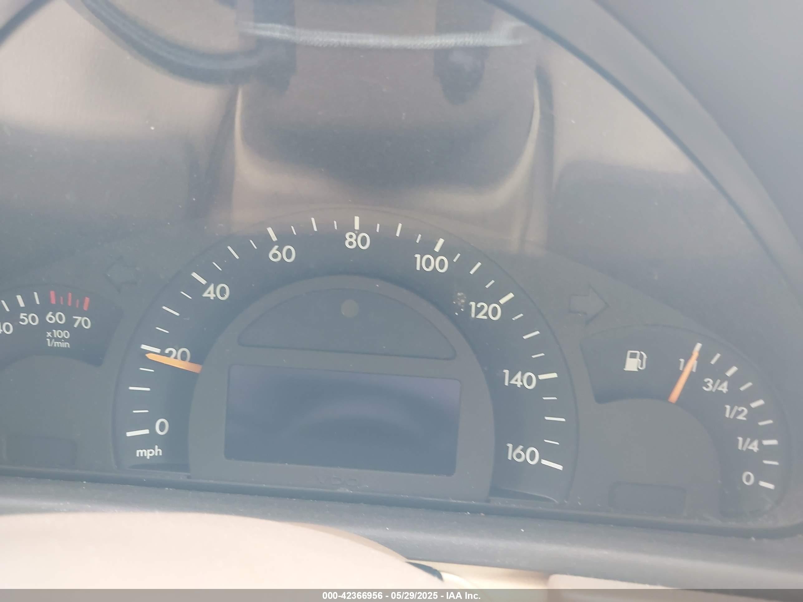2003 Mercedes-benz C 240   White vin: WDBRF61J33E013475