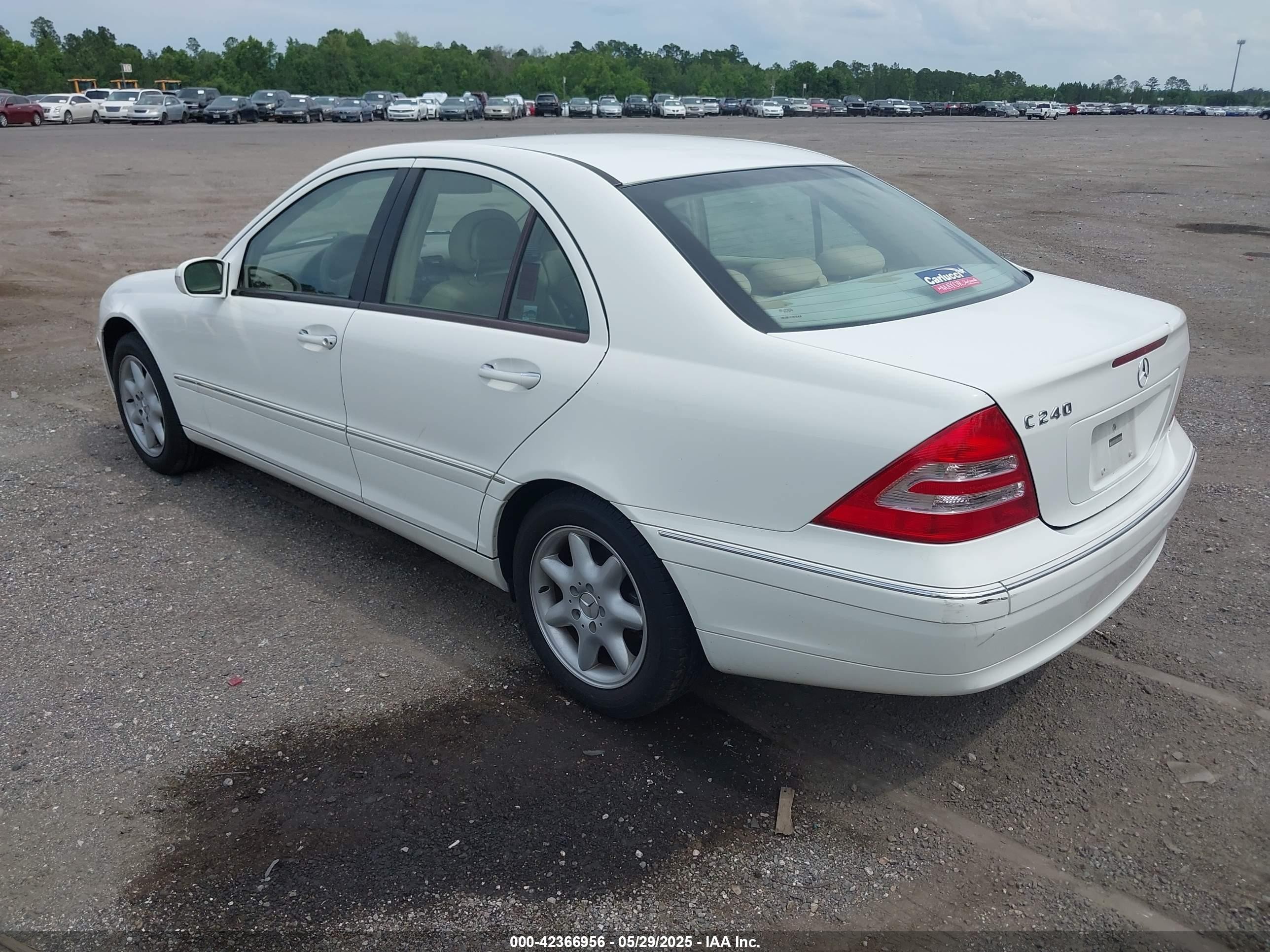 2003 Mercedes-benz C 240   White vin: WDBRF61J33E013475