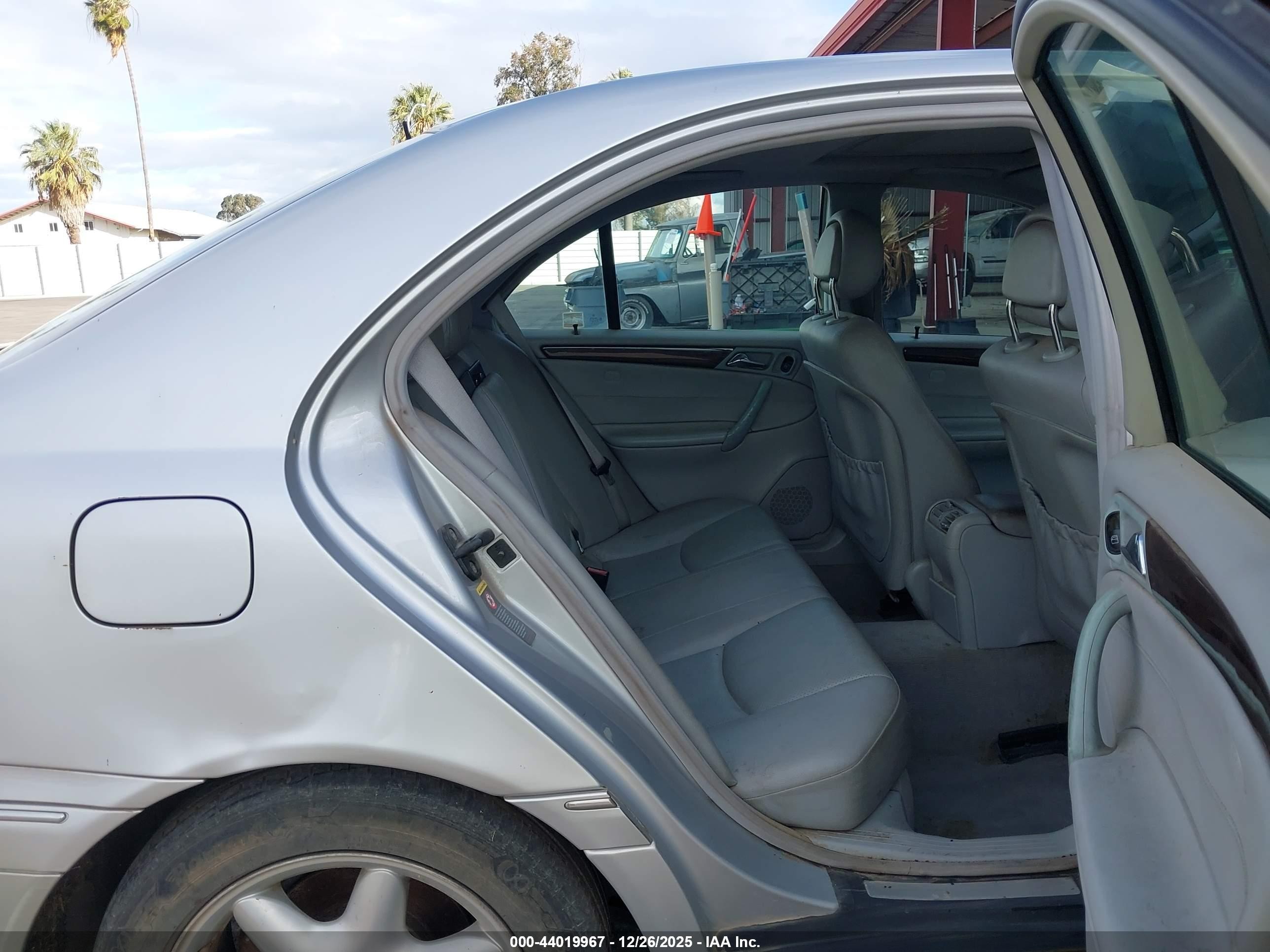 2003 Mercedes-benz C 240   Silver vin: WDBRF61J33F307176