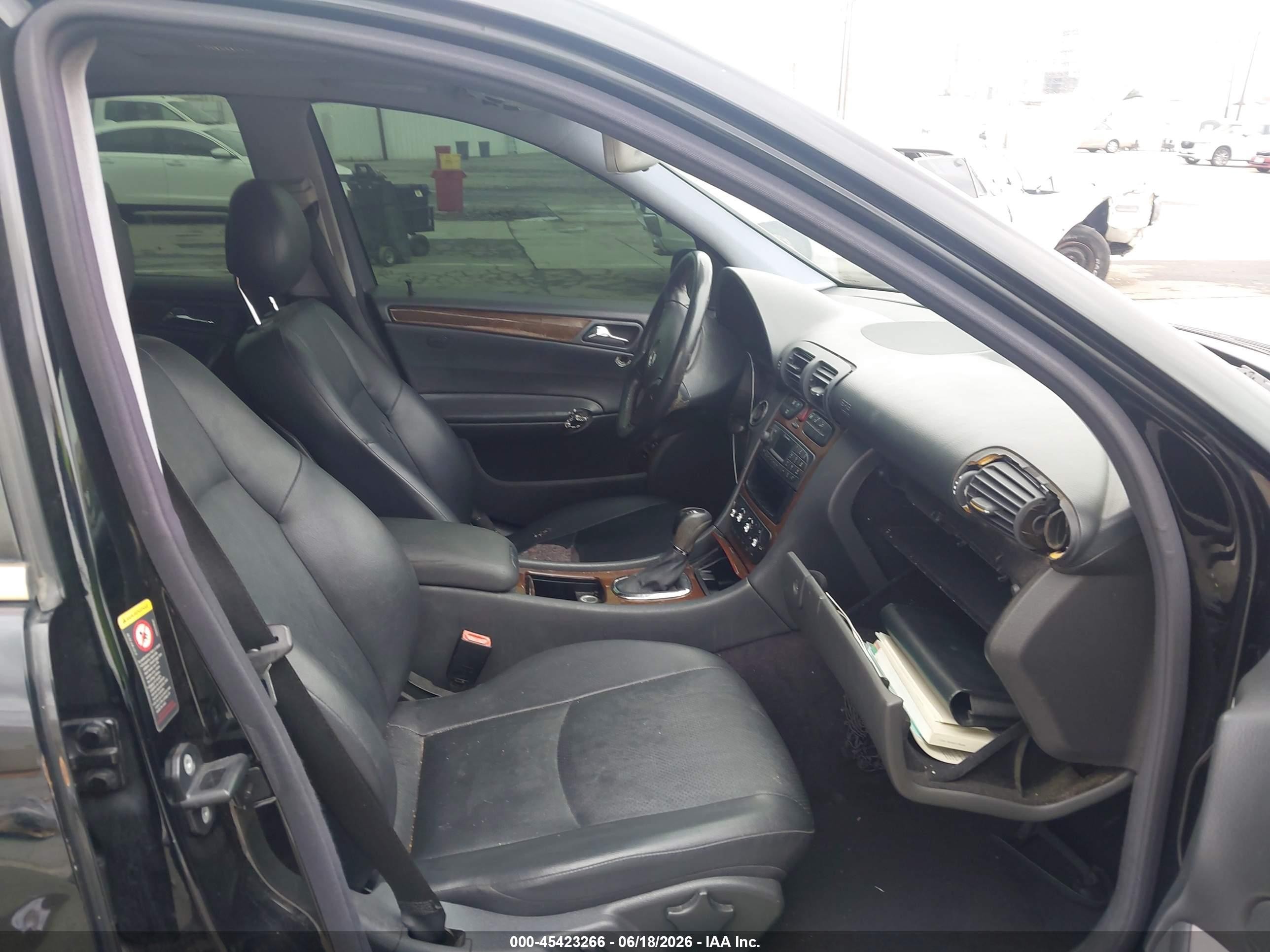 2003 Mercedes-benz C 240   Black vin: WDBRF61J33F340548